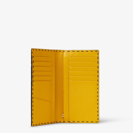 Fendi Continental wallet organised with 14 cardholder slots | Thumbnail 2