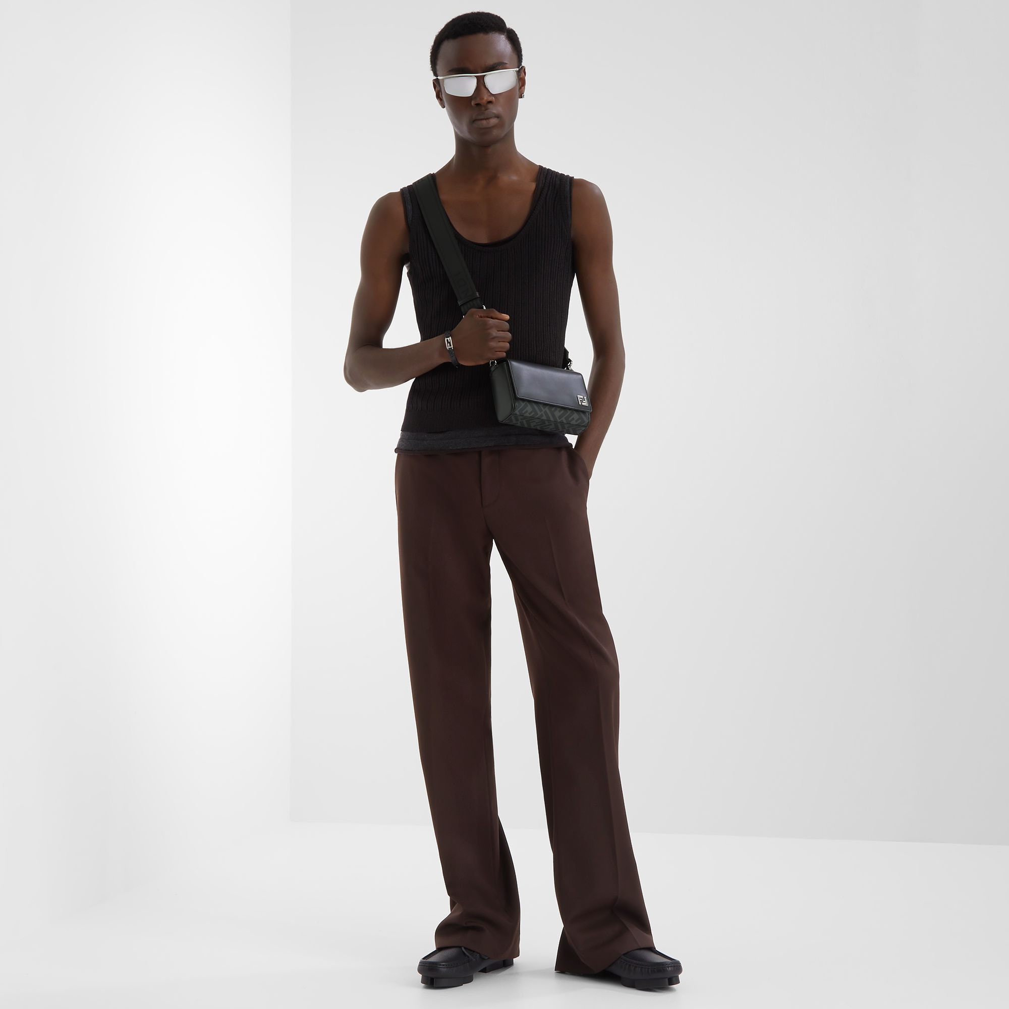 FFスクエアのコンパクトなバッグ レザー ブラック | Fendi FFスクエアのコンパクトなバッグ レザー ブラック | Fendi