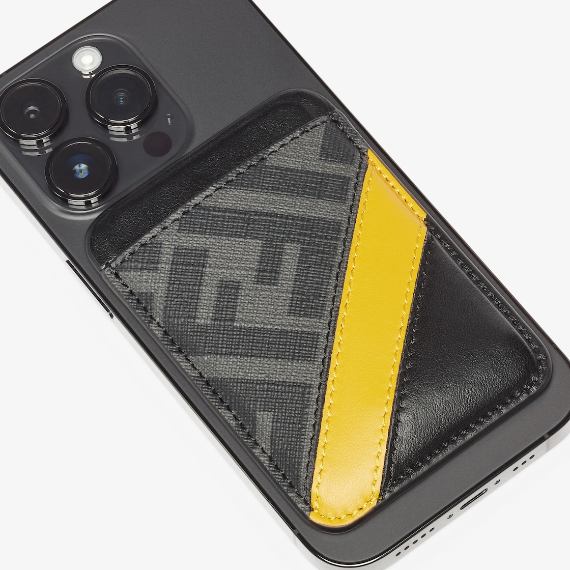حاملة بطاقات Fendi Diagonal MagSafe