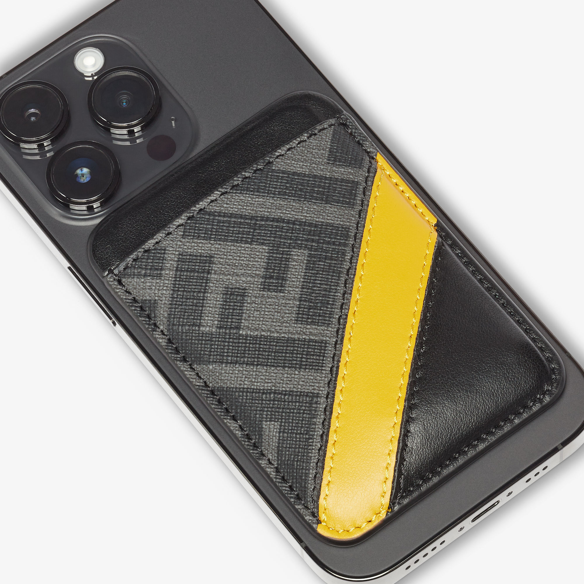 FENDI ケース フェンディ ダイアゴナル MagSafe カードケース ファブリック