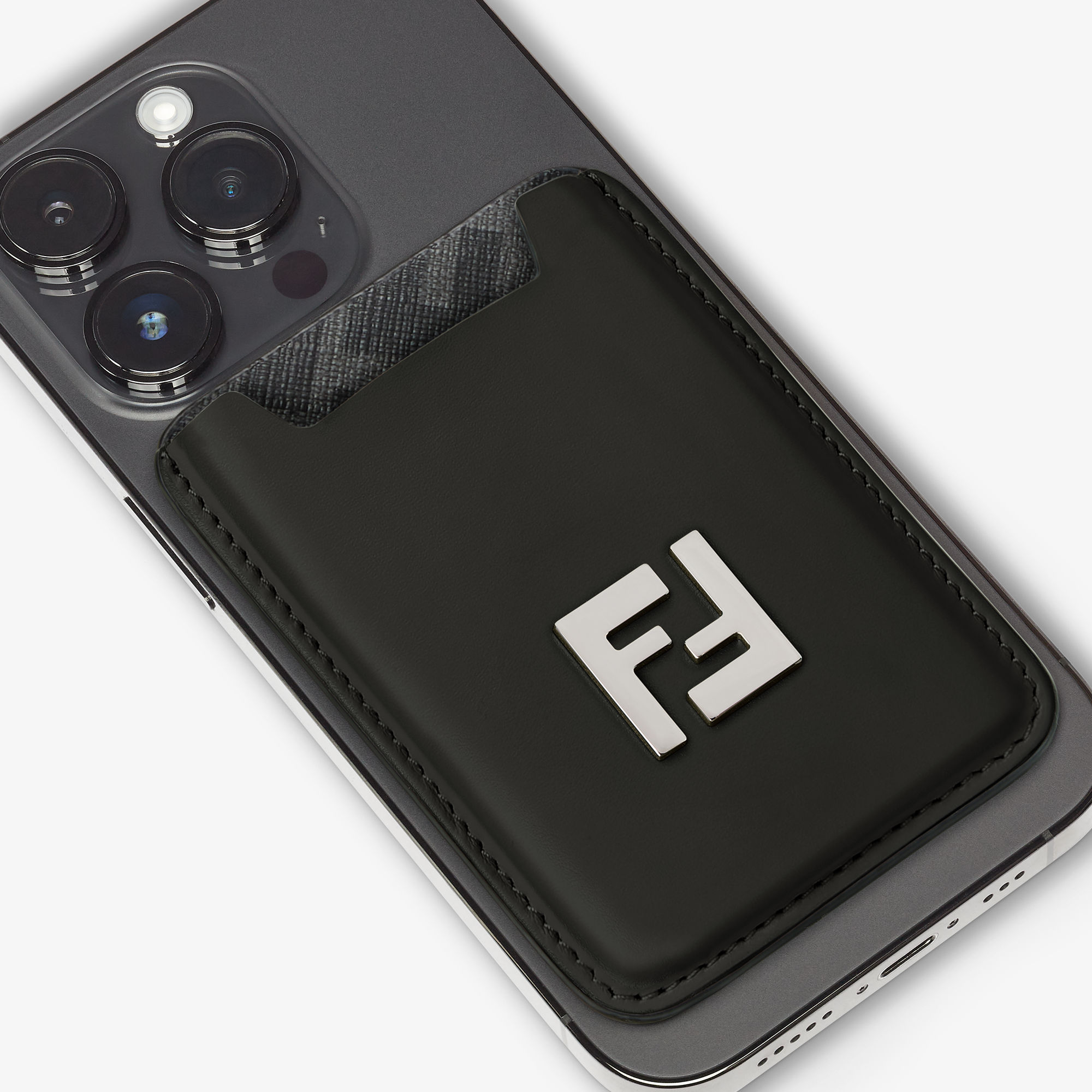 【新品未使用】FENDI MagSafe カードケース FF Squared MagSafe Card Holder Leather Black | Fendi