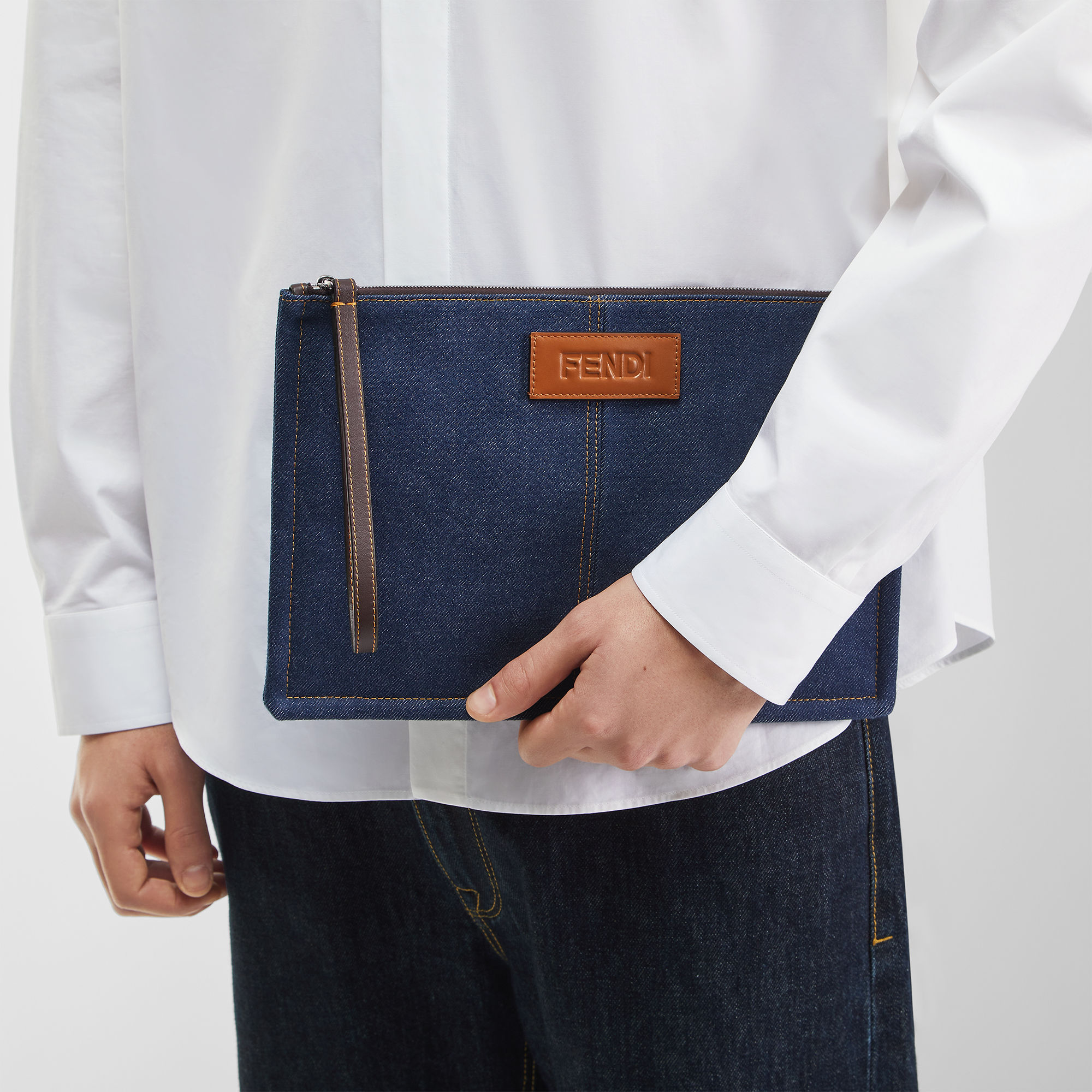 FF フラット スリム クラッチ ミディアム デニム ブルー | Fendi