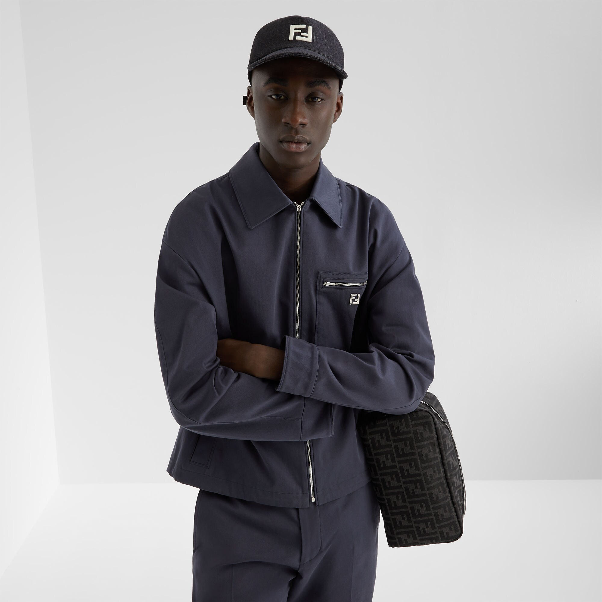 【Fendi】スマホ ポーチ FFロゴ スマホケース ブラック 楽天市場】フェンディ ポーチ（スマートフォン・タブレット）の通販
