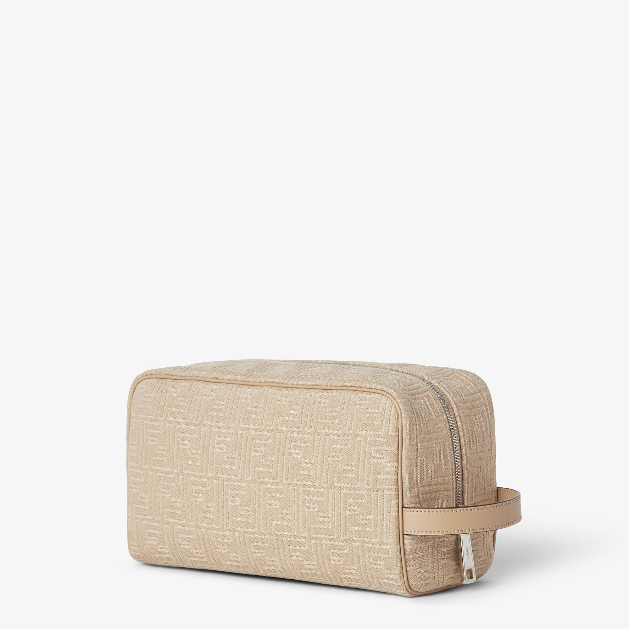 7N0141AUGOF19VE_02?wid=2000&