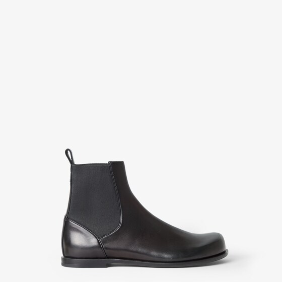 Fendi Ff Squared Nappa Leather Chelsea Boots In Black