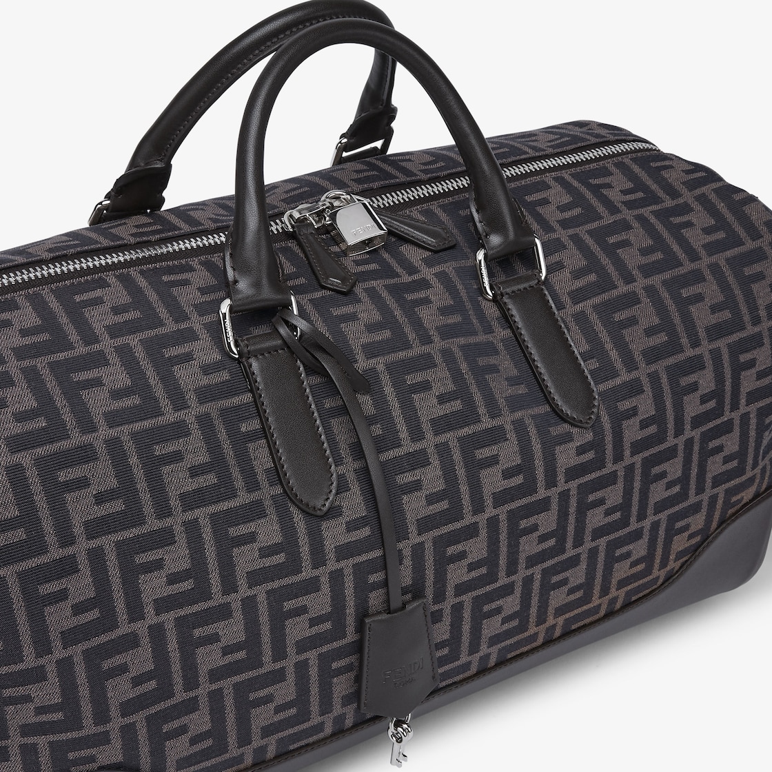 حقيبة Duffle بحجم متوسط