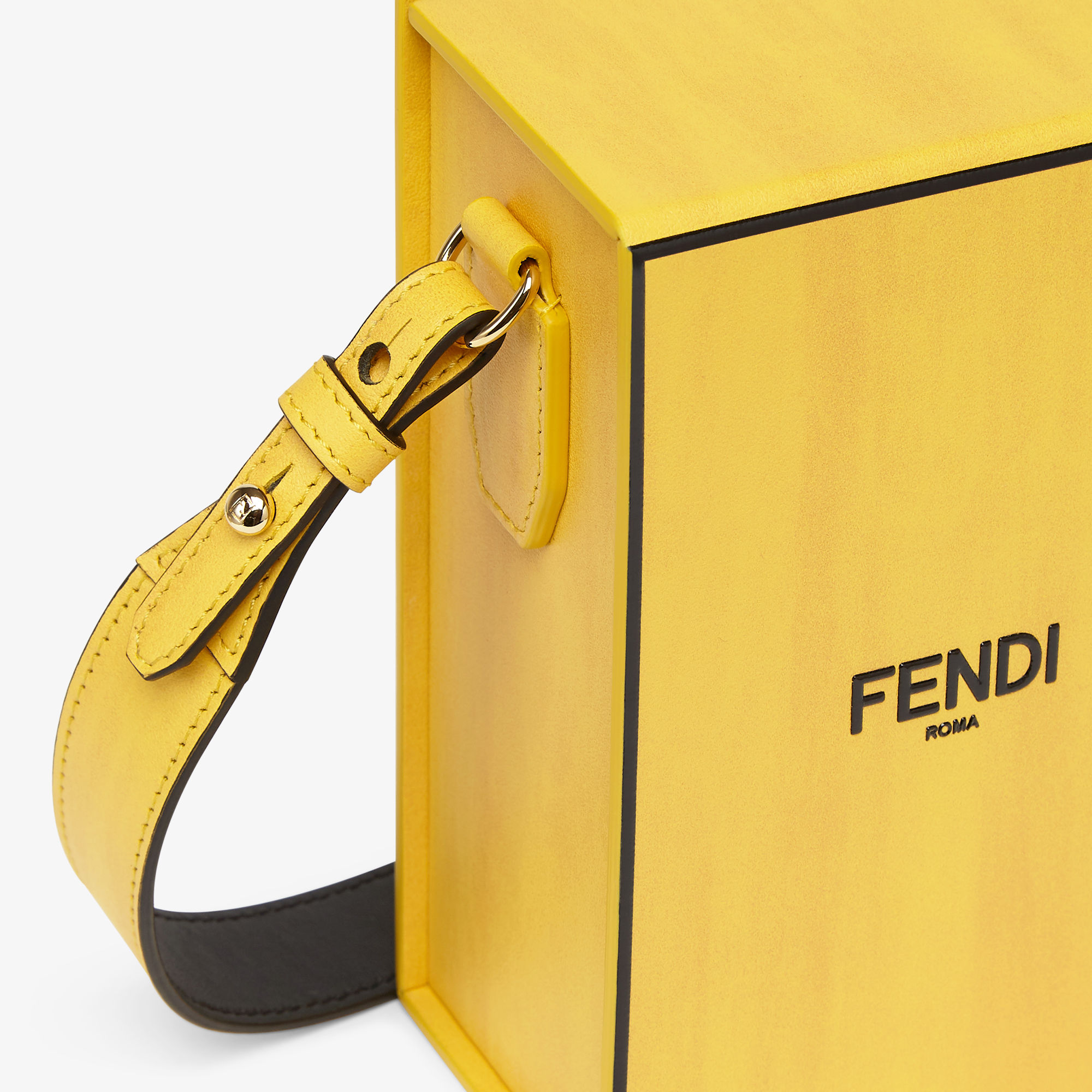 FENDI 縦型ボックスショルダーバッグ 定価18万-