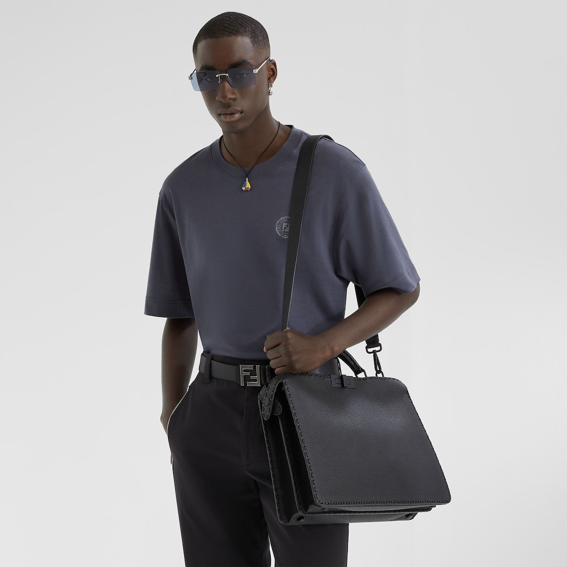 حقيبة Peekaboo ISeeU بحجم متوسط