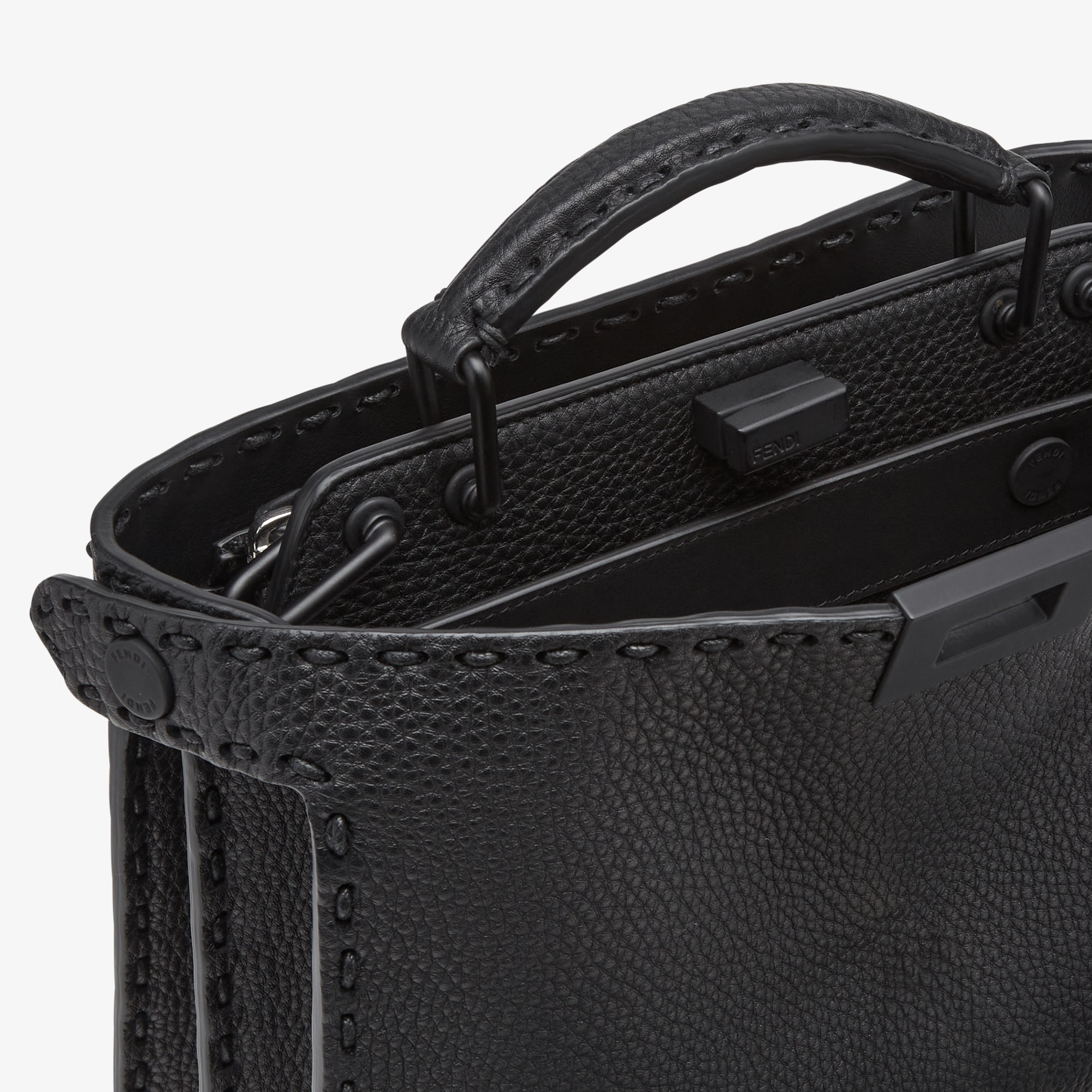 【超美品】　最終価格！FENDI ピーカブー ISeeU スモール　ブラック ピーカブー ISeeU スモール カーフレザー ブラック | Fendi