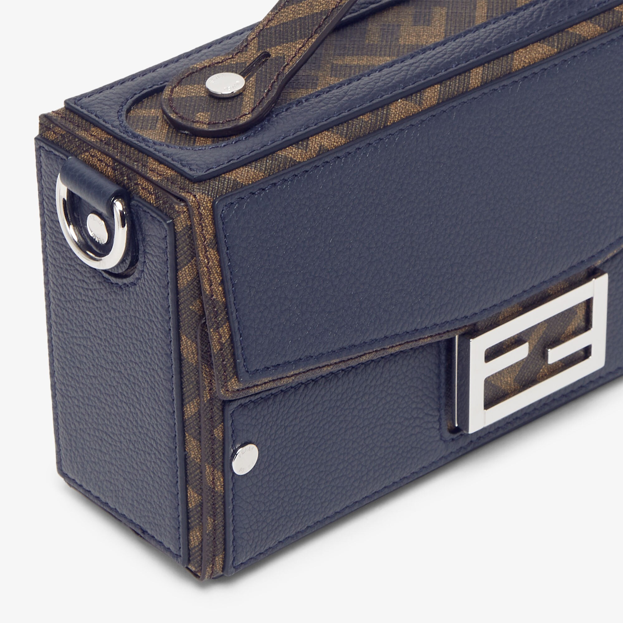 お値下げ可能】FENDI 優しい フェンディ【稀少品】旅行トランクタグ  