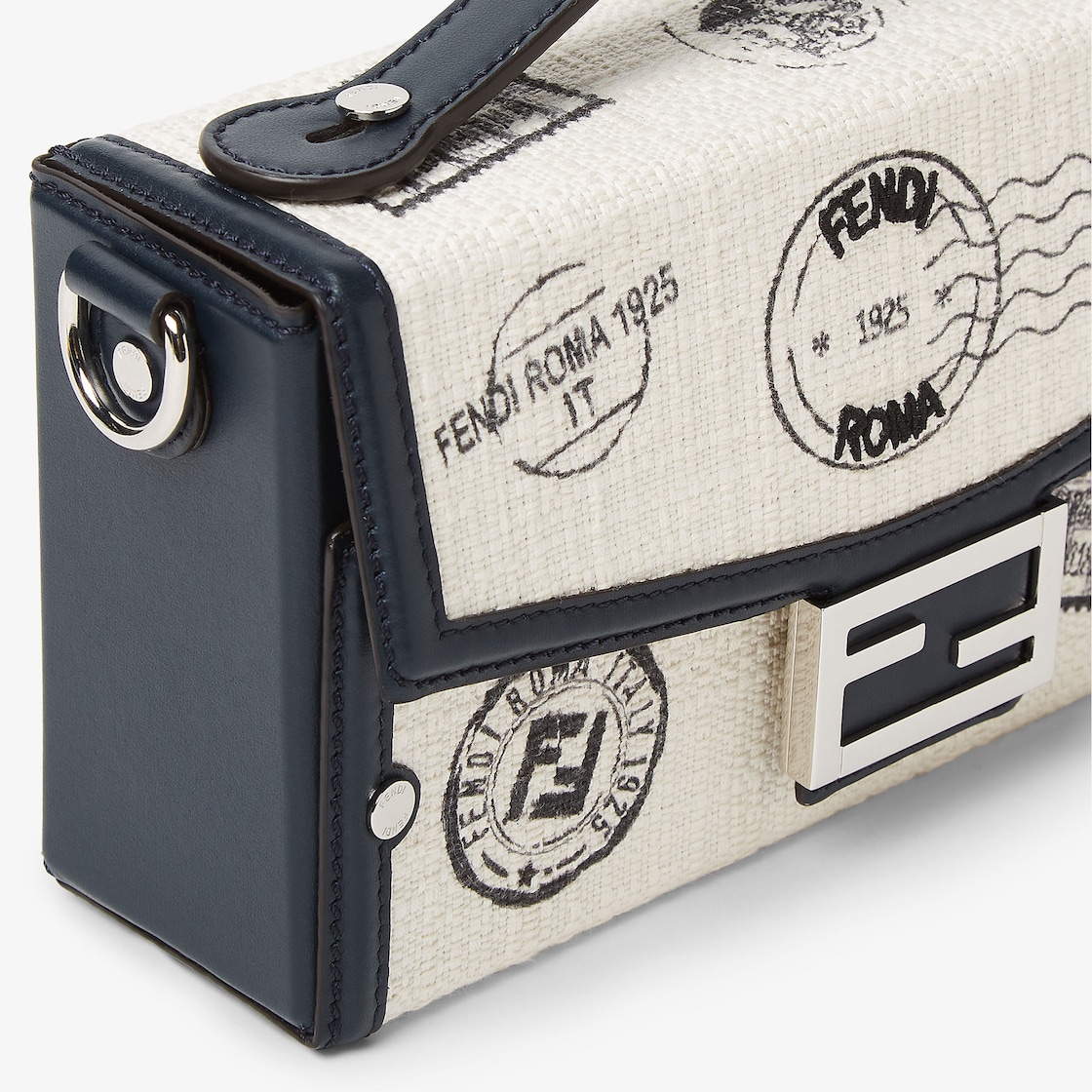 حقيبة Baguette Soft Trunk