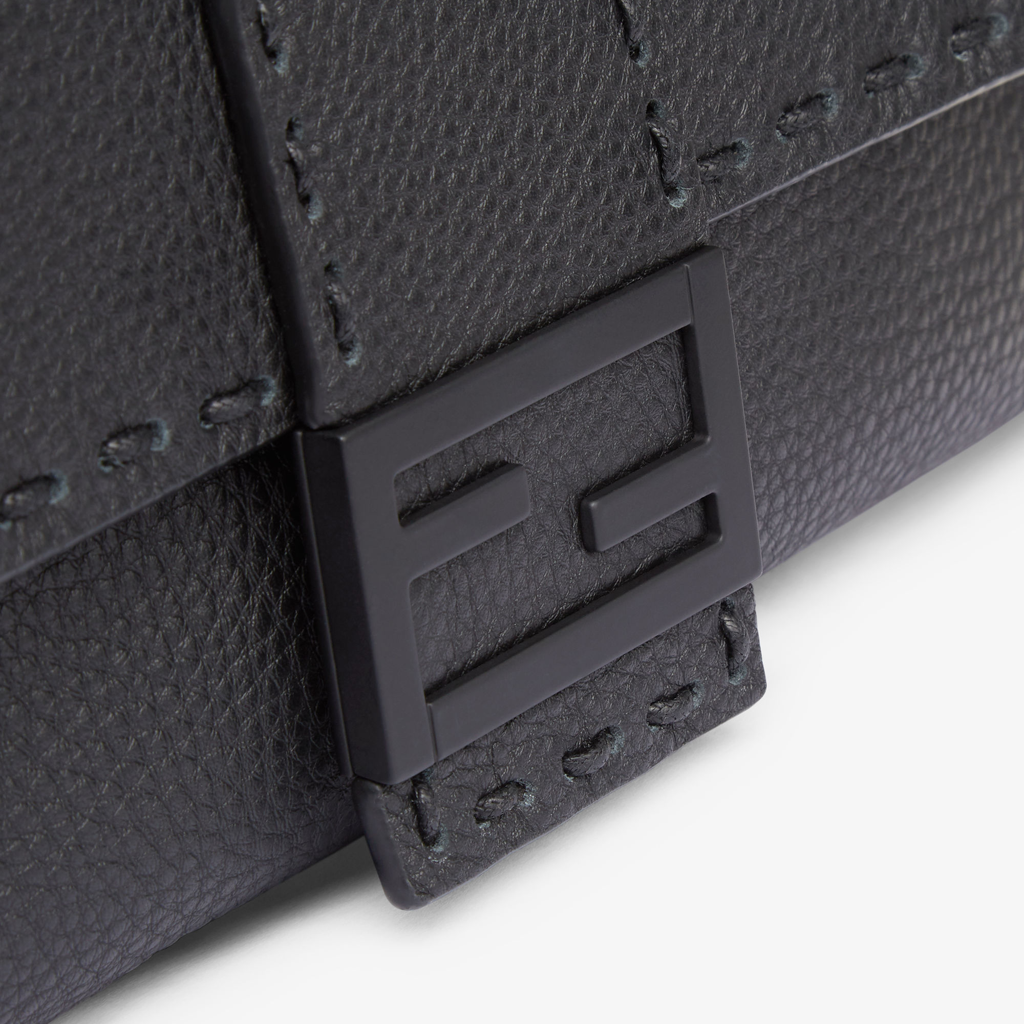 バゲット カーフレザー ブラック | Fendi