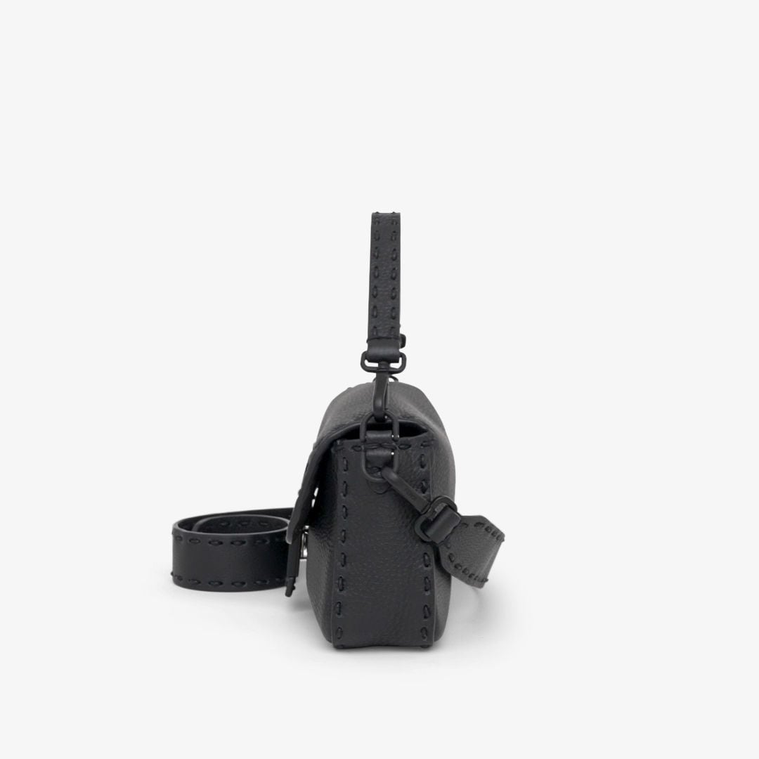 Regular Baguette Cuoio Romano leather Black | Fendi Regular Baguette Cuoio Romano leather Black | Fendi