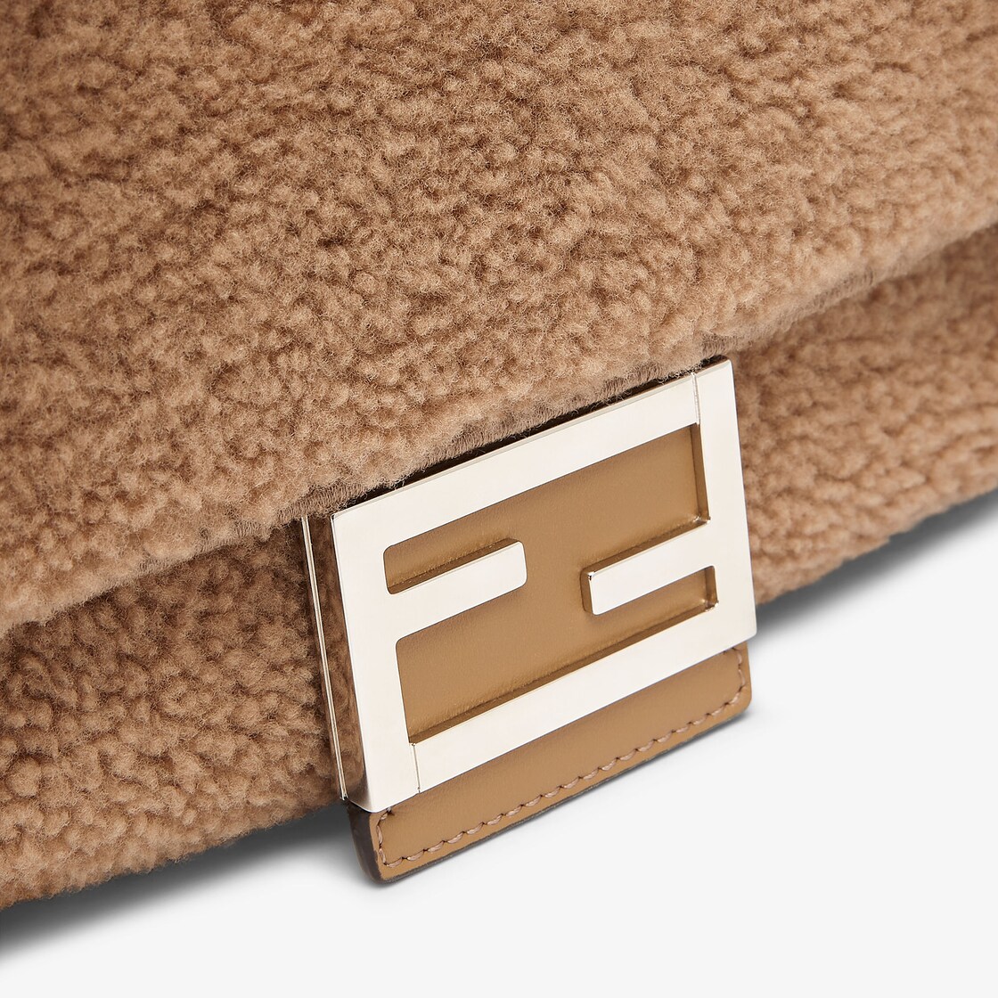 Baguette手袋-米色羊皮手袋-男士手袋-FENDI芬迪官网