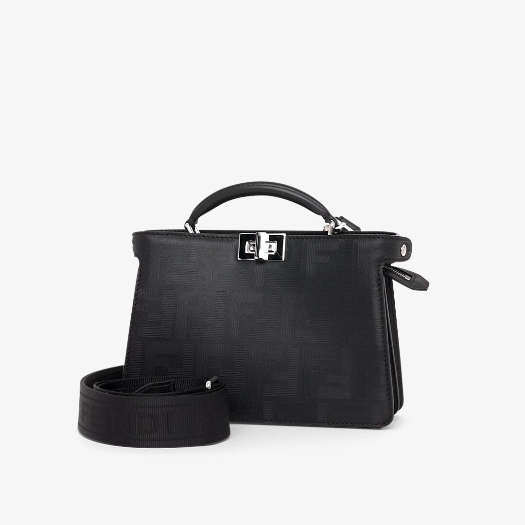 Peekaboo ISeeU XCross - Black leather bag | Fendi