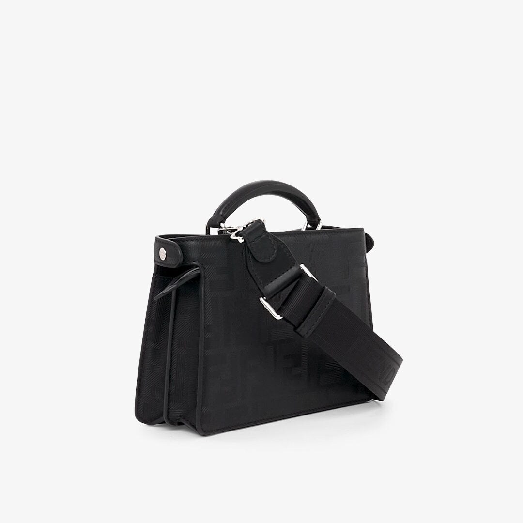 Peekaboo ISeeU XCross - Black leather bag | Fendi