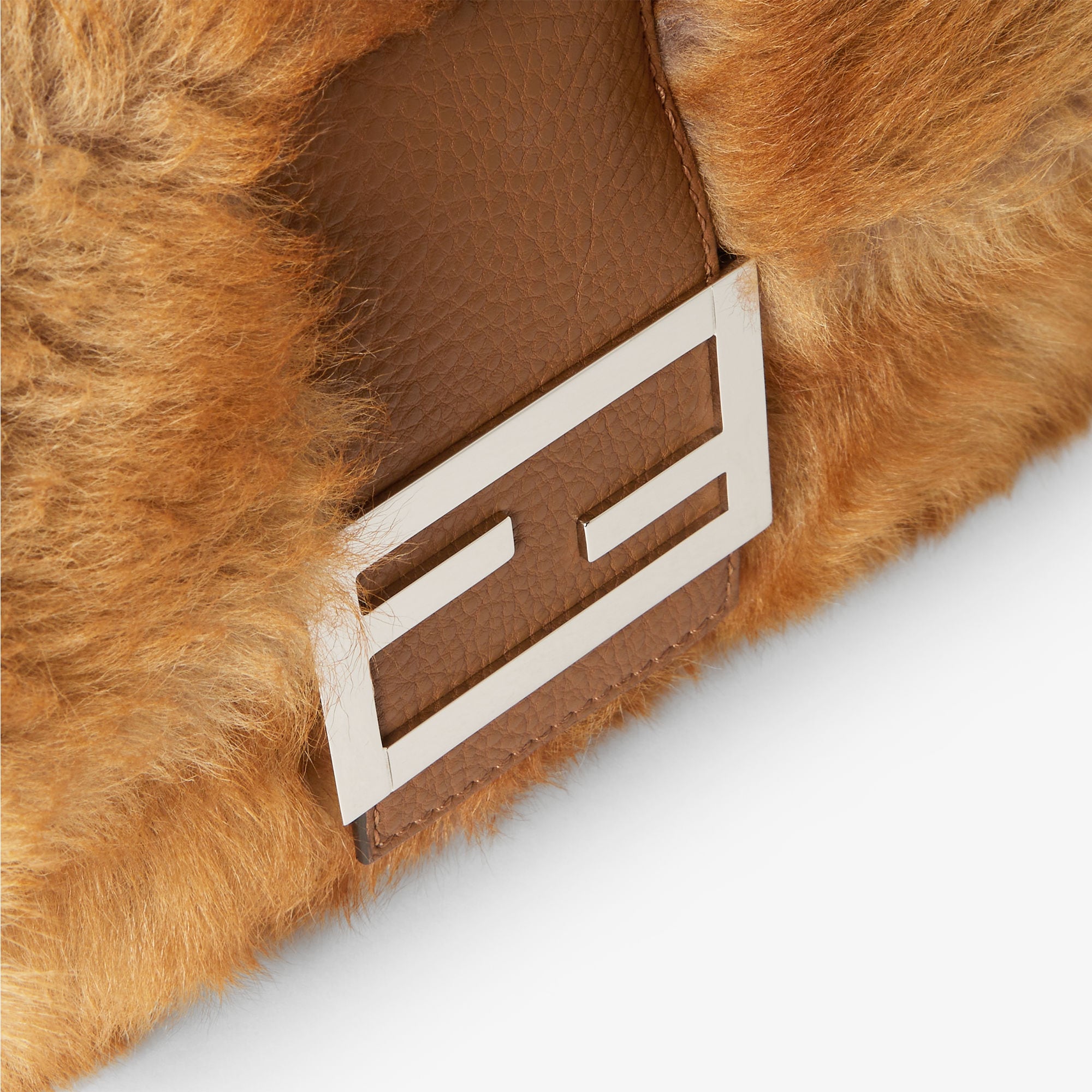 Maxi Baguette® Fur Beige | Fendi