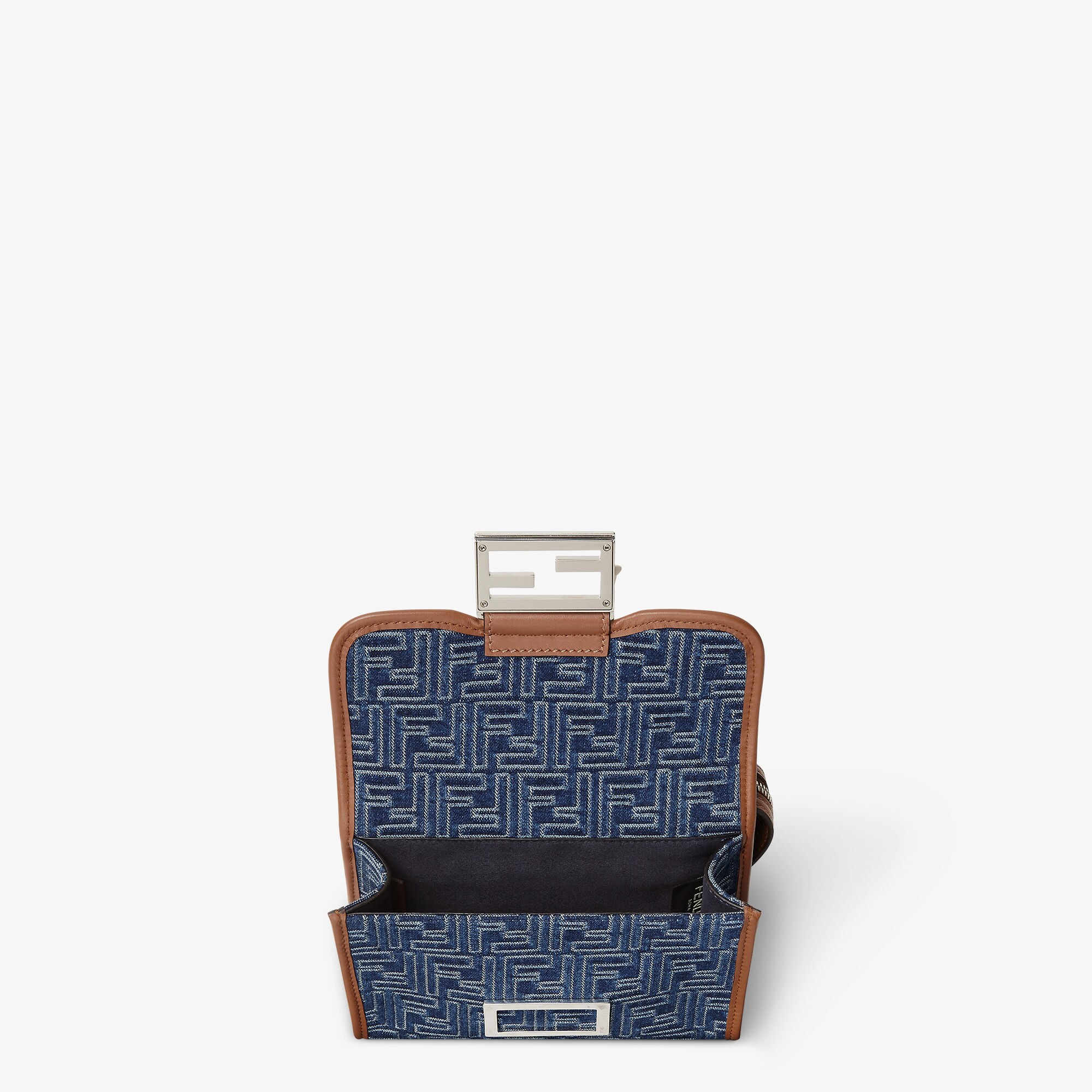【Fendi】ダブルバゲット ブルーのデニム調FFジャカードとブラウ ダブルバゲット ファブリック ブルー | Fendi