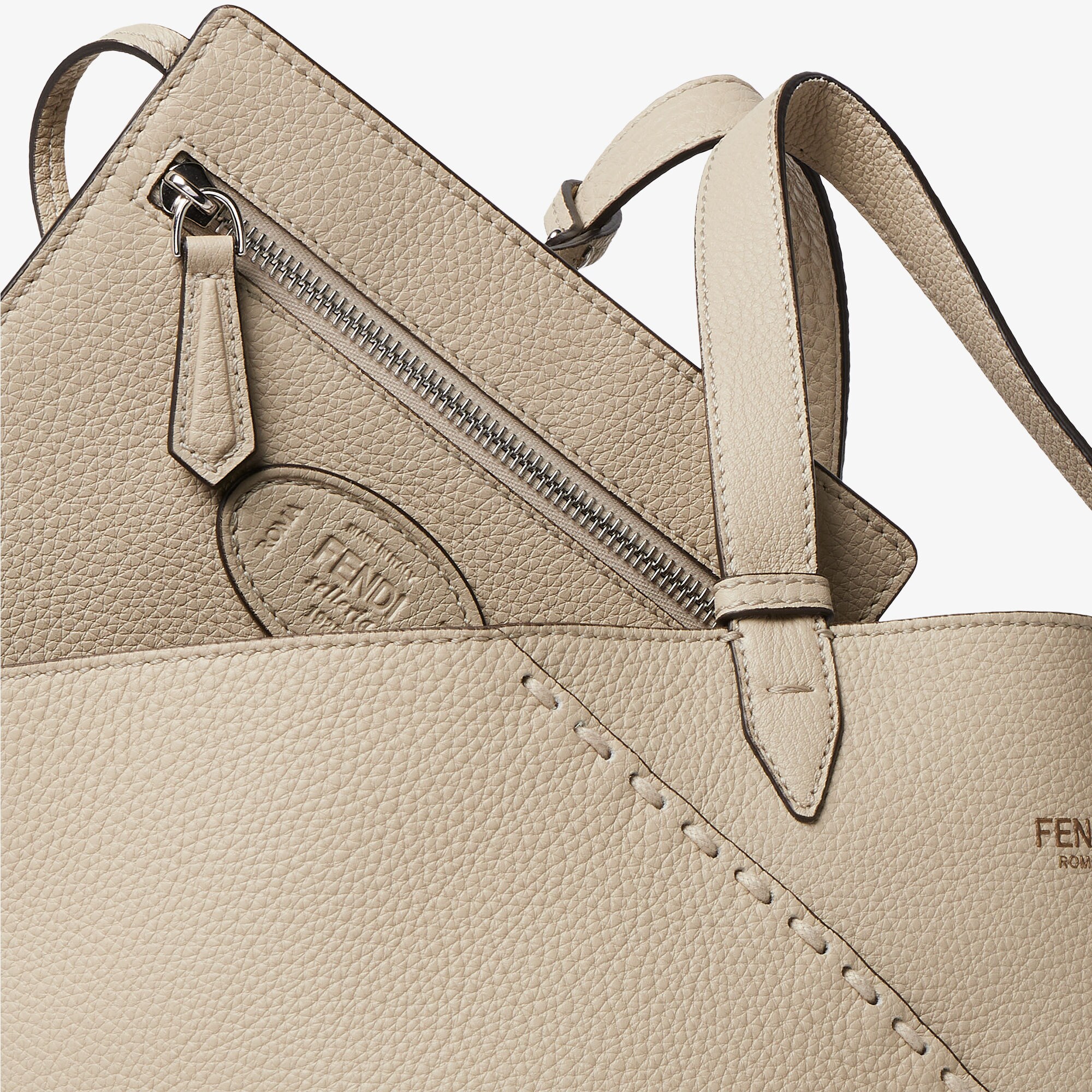 トートバッグ Fendi Ivory Diagonal Shopping Small Selleria Bag Selleria Diagonal Shopper Small Cuoio Romano leather White