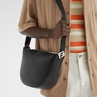 حقيبة Fendi Melon بحجم متوسط مع Fendi Roma من الجلد