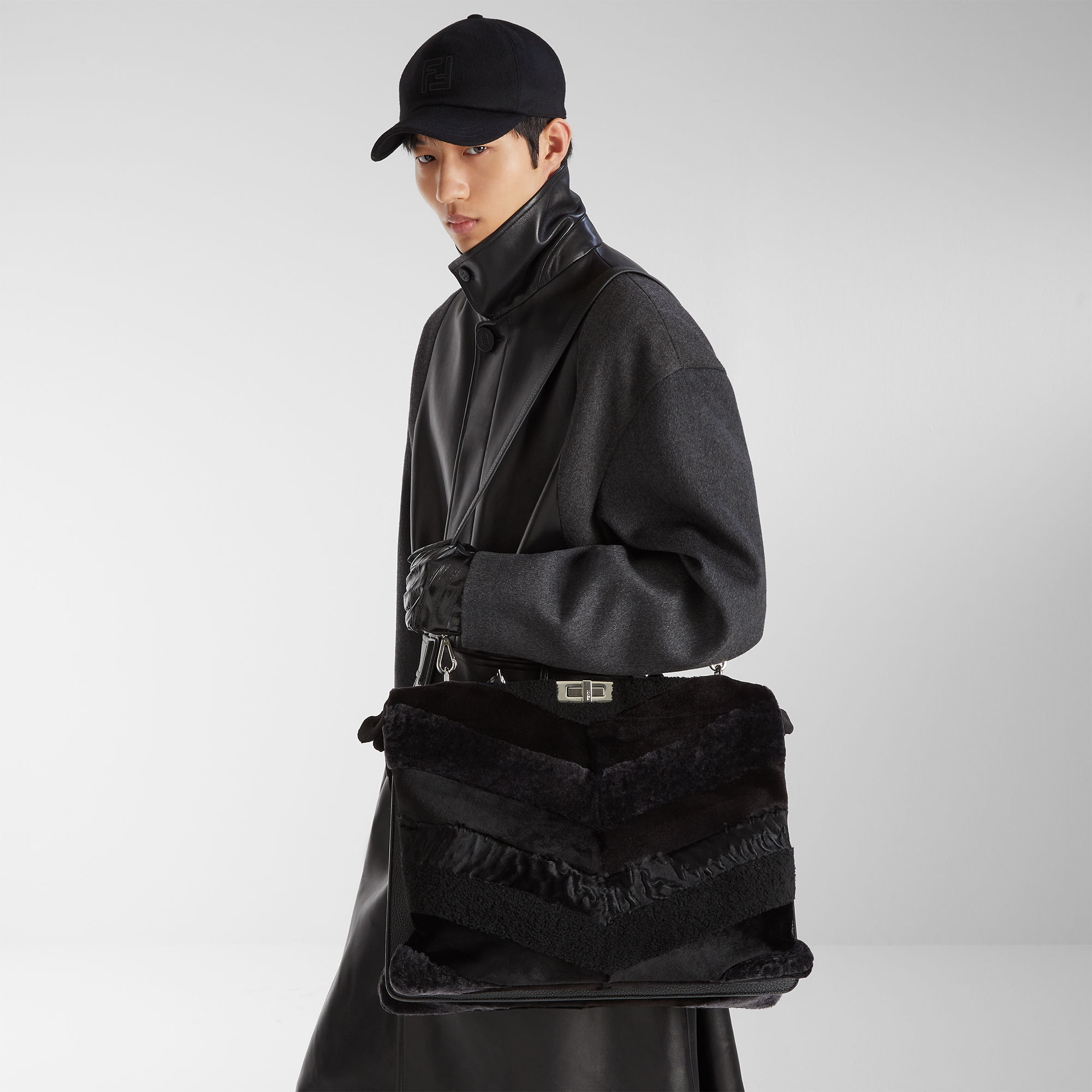 Maxi Peekaboo Soft Fur Black | Fendi