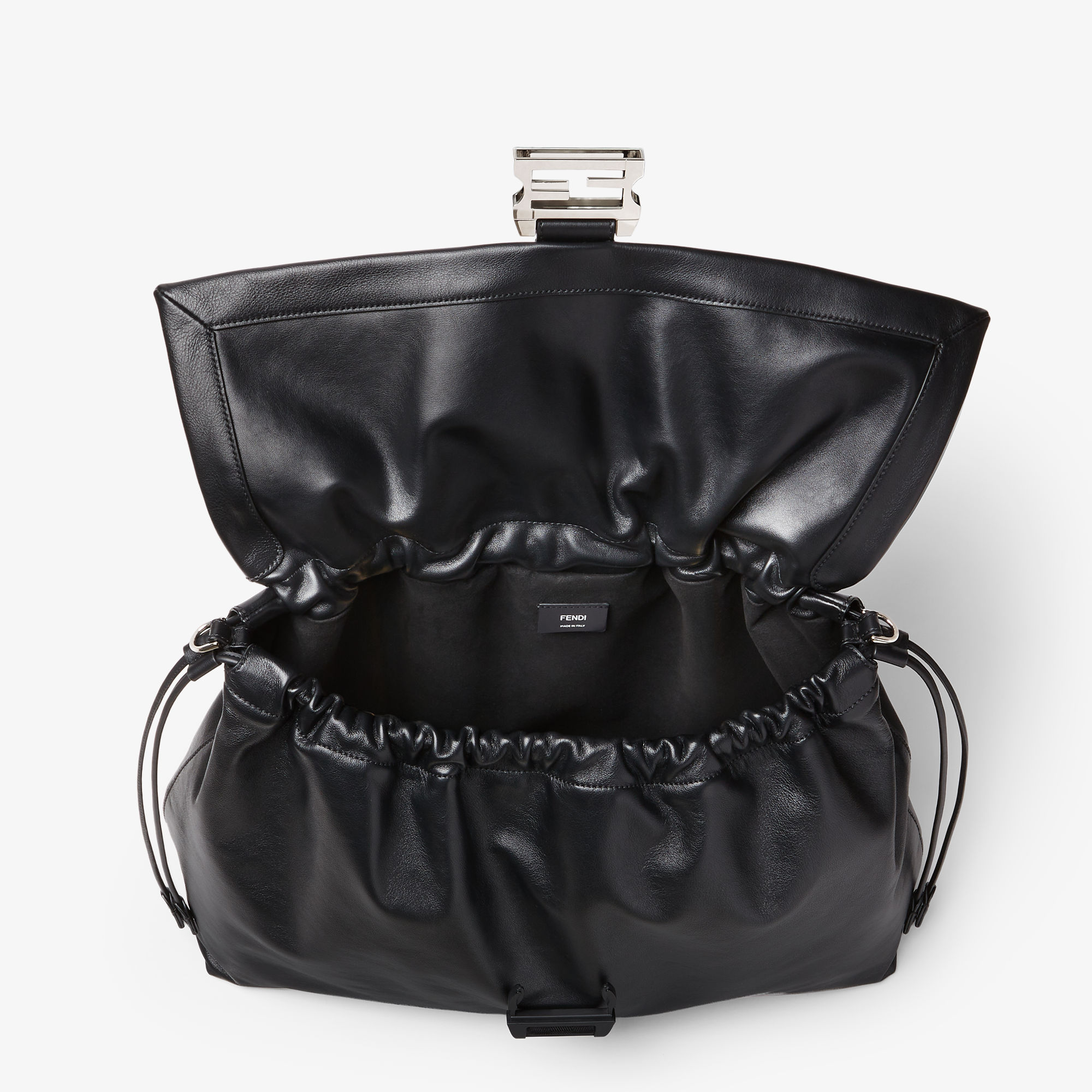 FUCT メッセンジャーバッグ ブラック fuct（ファクト）の「FUCT BACKDROP MESSENGER（メッセンジャー