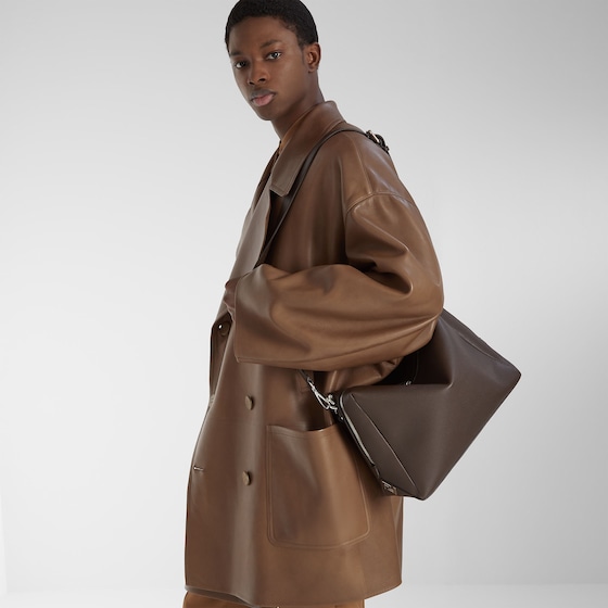 Fendi Large Lui bag with a soft design, made of dark brown | Thumbnail 3