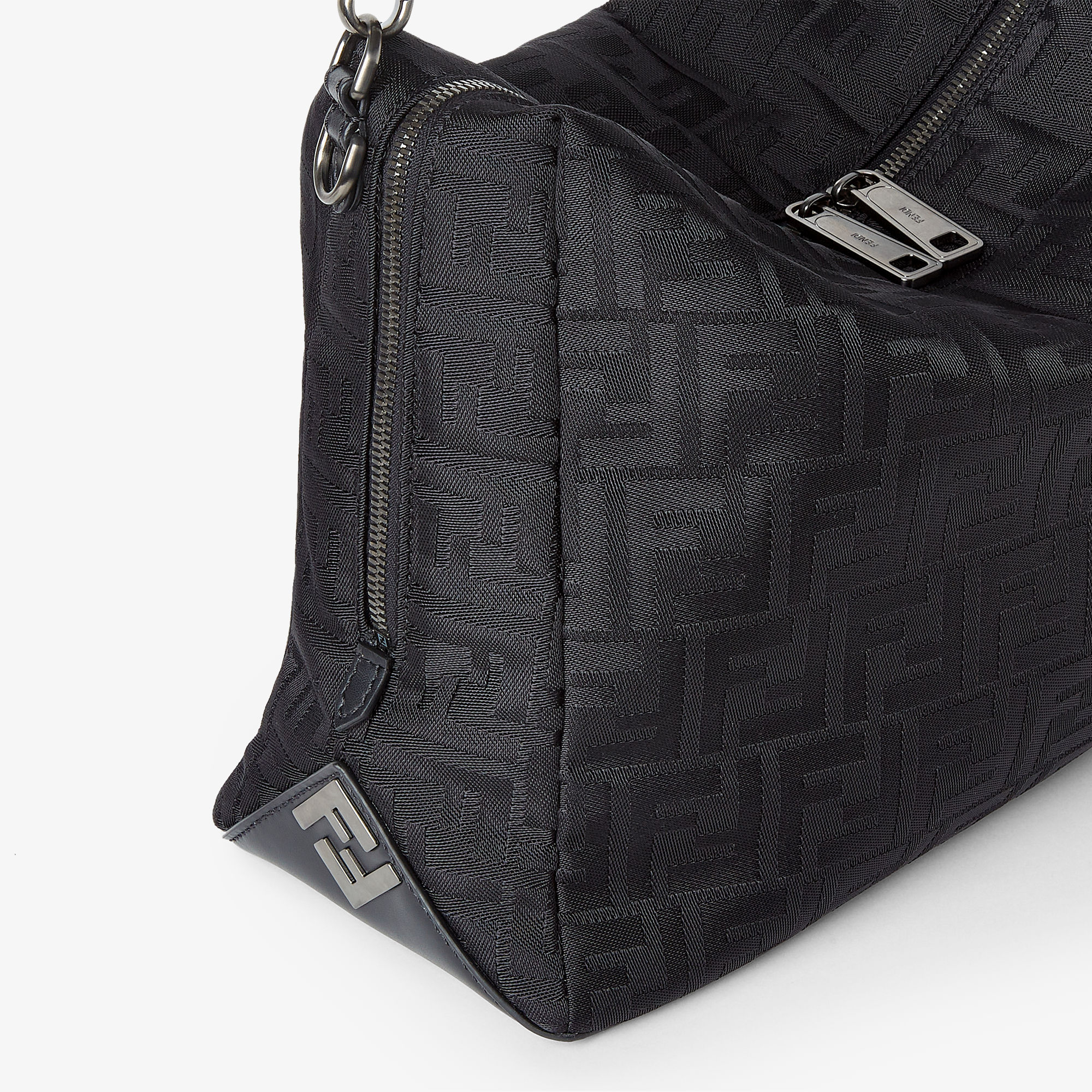 7VA667AVC6F0SAJ_05?wid=2000&