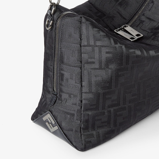 Fendi Large Lui bag with a soft design, made of black | Thumbnail 5