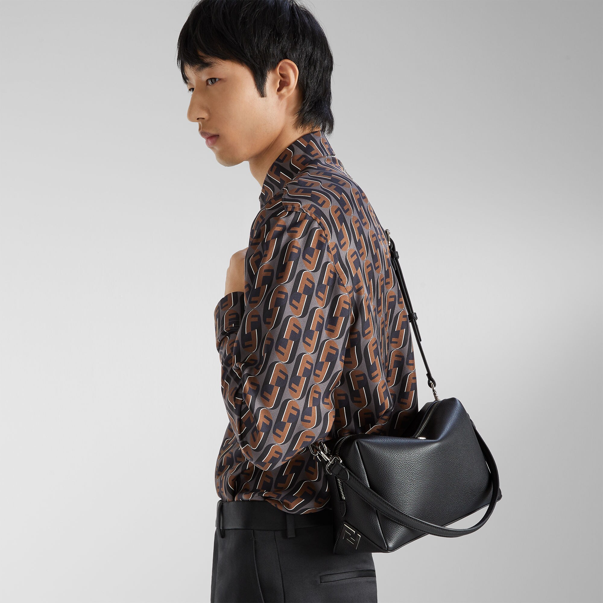 Fendi Lui Medium Leather Black | Fendi