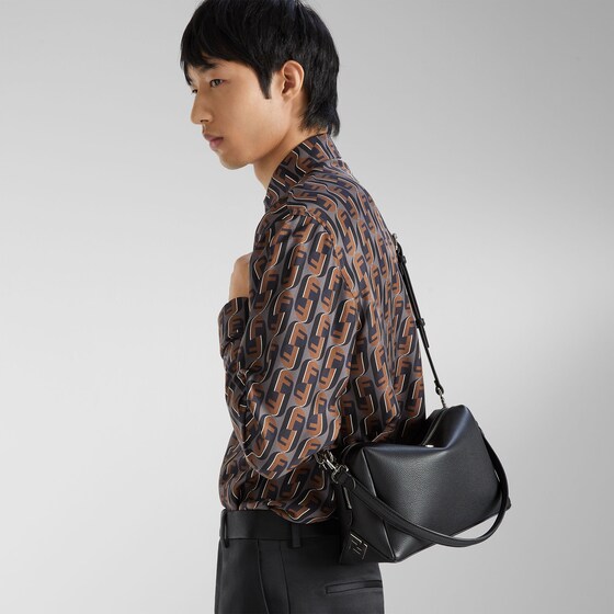 Fendi Medium Lui bag with a soft design, made of black | Thumbnail 3
