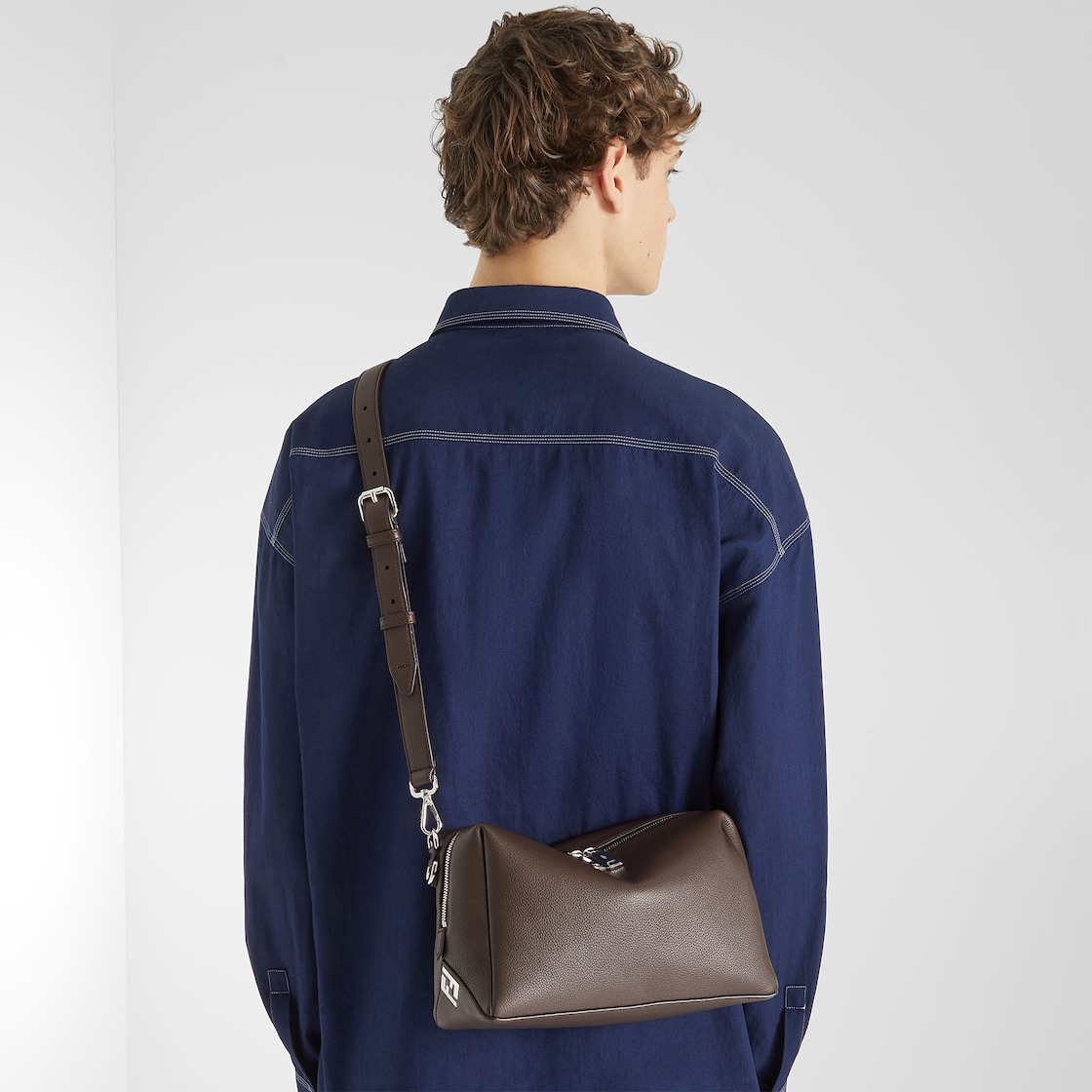 حقيبة Fendi Lui بحجم متوسط