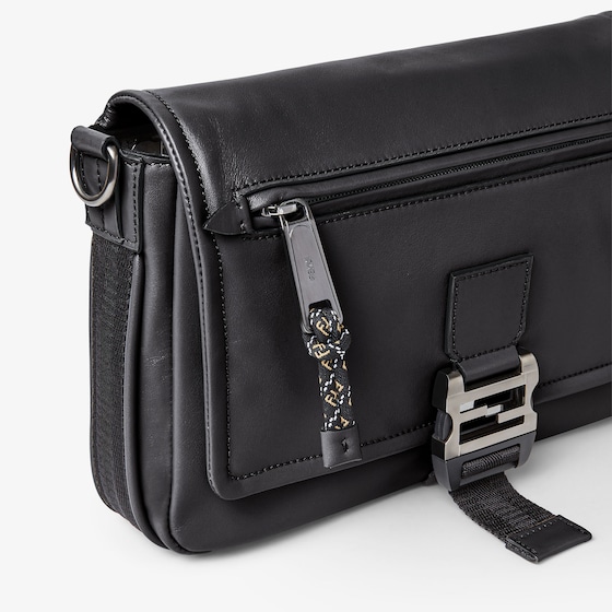 Fendi Flux Messenger bag made of black, smooth calfskin | Thumbnail 6