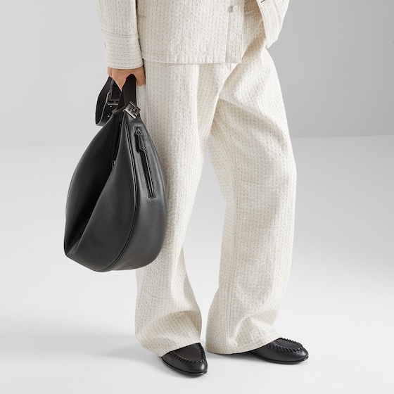 Fendi Large, crescent-shaped Melon Messenger bag | Thumbnail 2