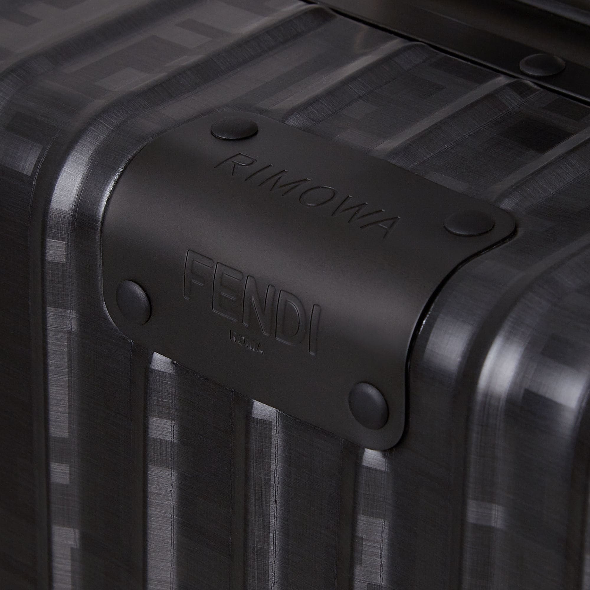 スーツケース キャビンサイズ ブラック | Fendi