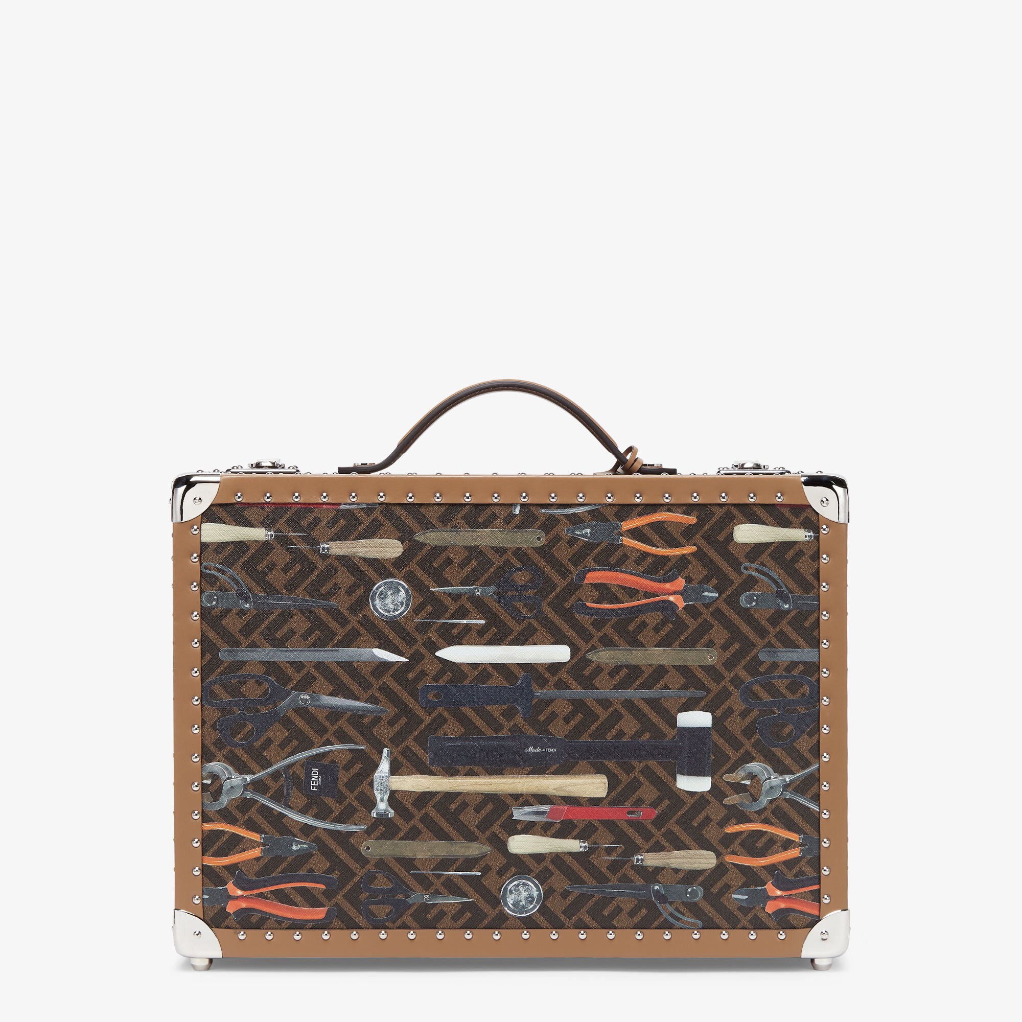 FENDI ケース スマホ ストラップ 付き ケース fendi iphone15/15pro ケース iphone16