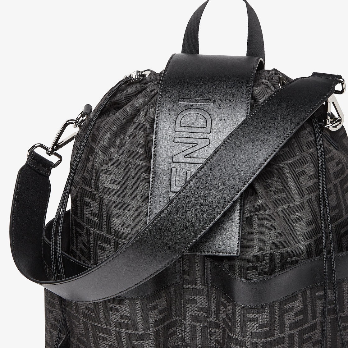 Mittelgroßer Rucksack Fendi Strike aus FF-Jacquard