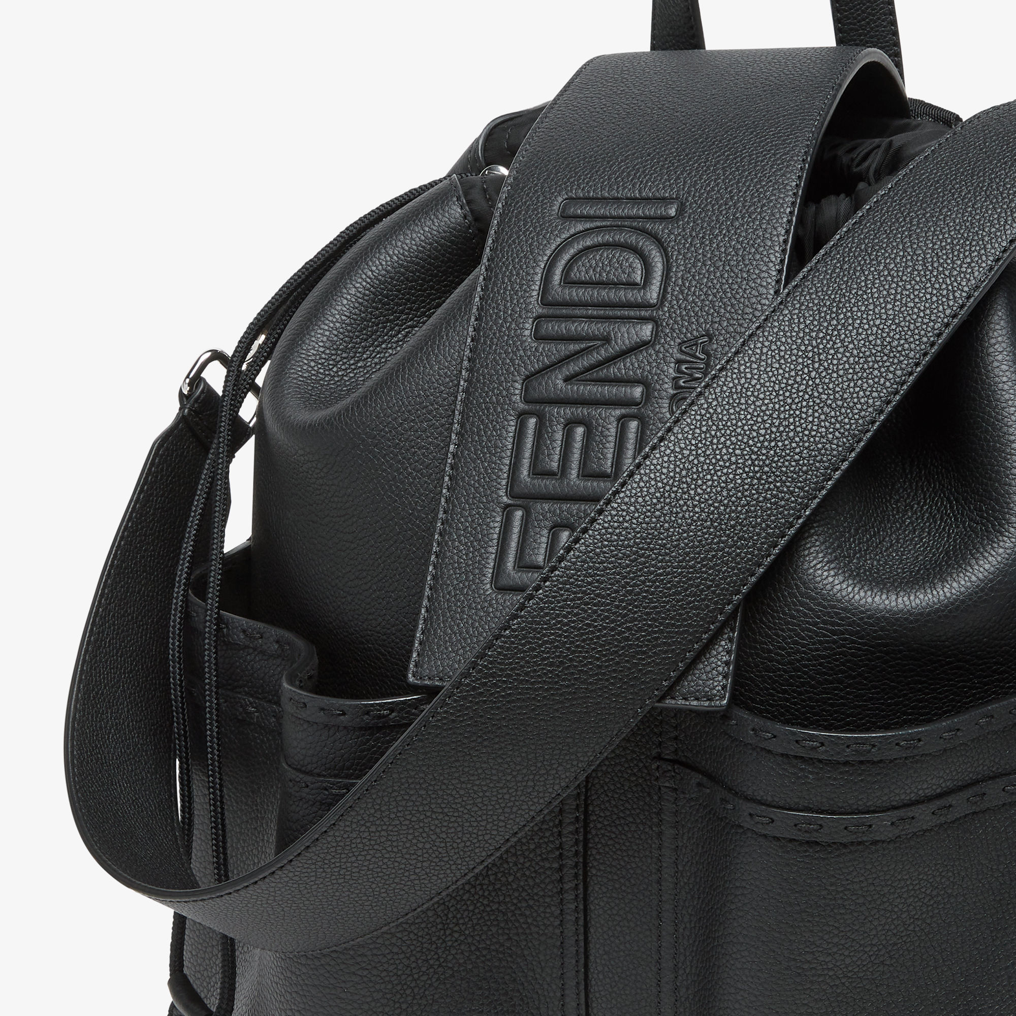 Fendi Strike Medium Leather Black | Fendi