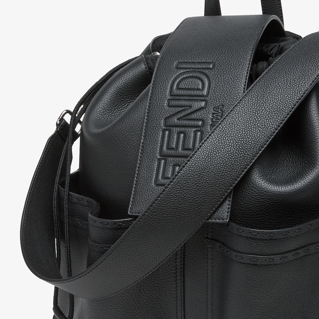 メンズ デザイナー バックパック | FENDI JP メンズ デザイナー バックパック | FENDI JP