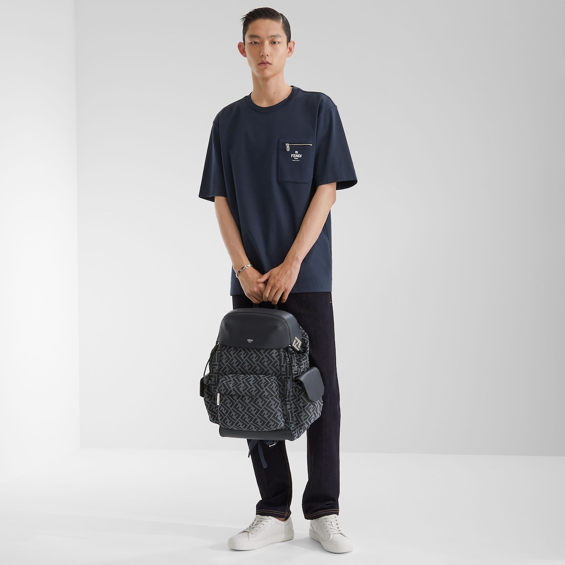 メンズ デザイナー バックパック | FENDI JP メンズ デザイナー バックパック | FENDI JP