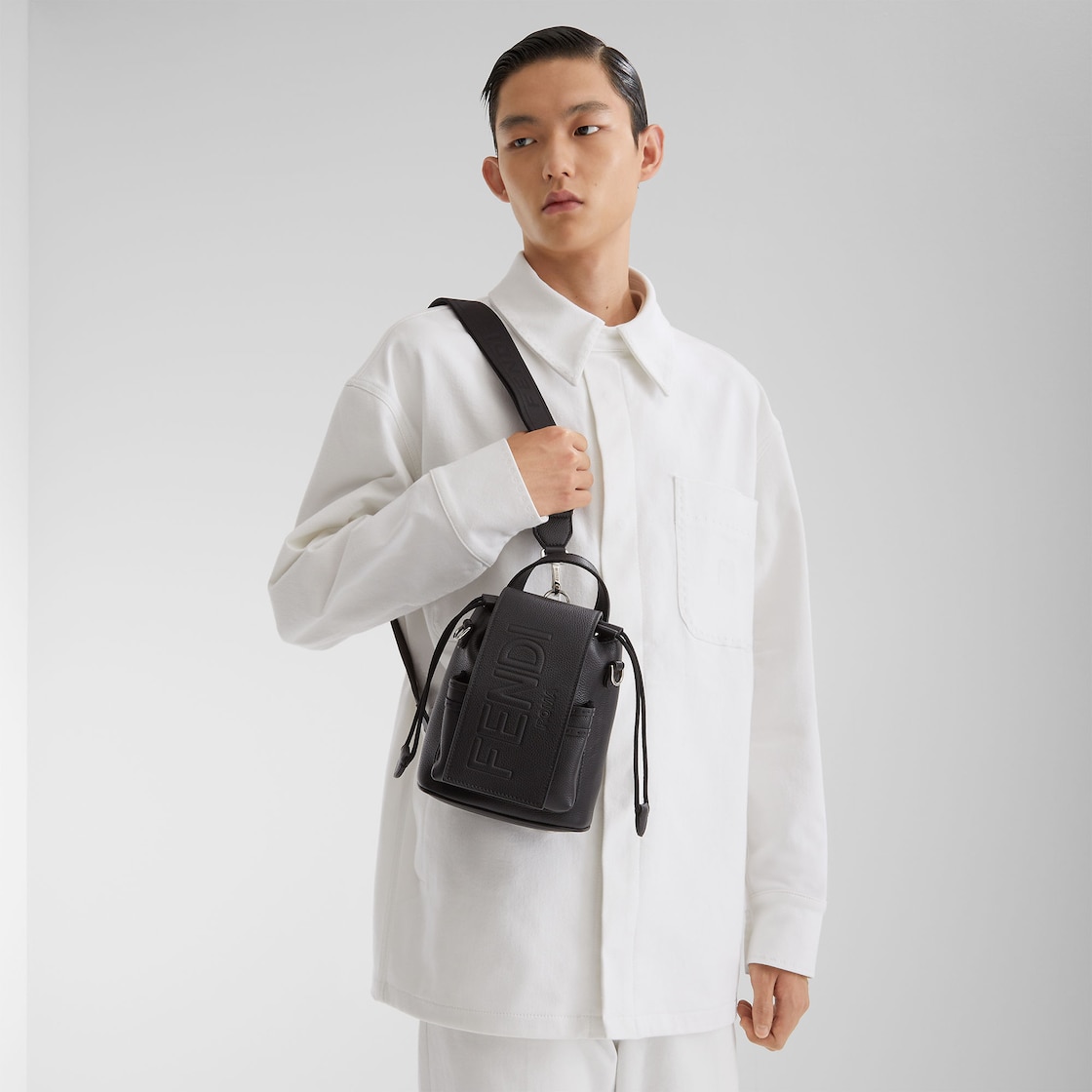 Fendi Romaレザー フェンディ ストライク ミニ レザー ブラック Fendi Romaレザー フェンディ ストライク ミニ レザー ブラック