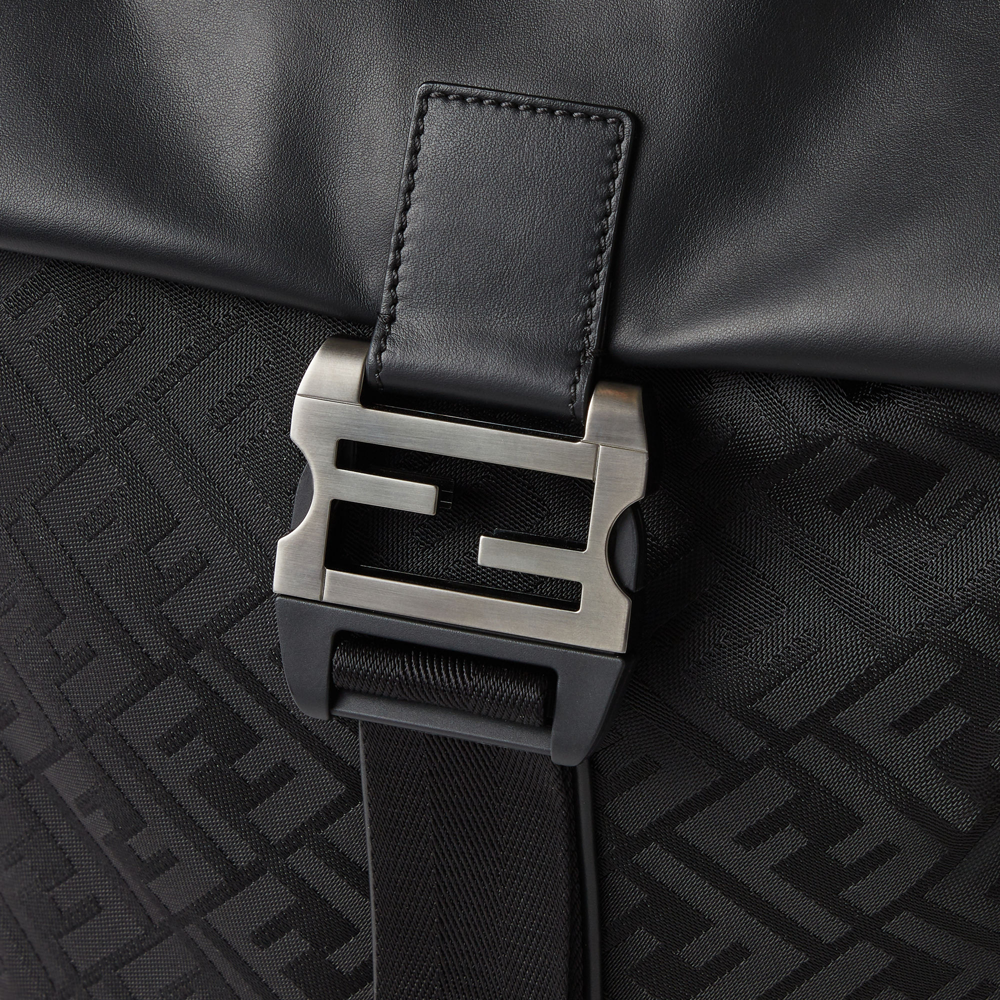 Fendi ビジネスバッグ 黒 FENDI(フェンディ) ビジネスバッグ・アタッシュケース(メンズ) - 海外