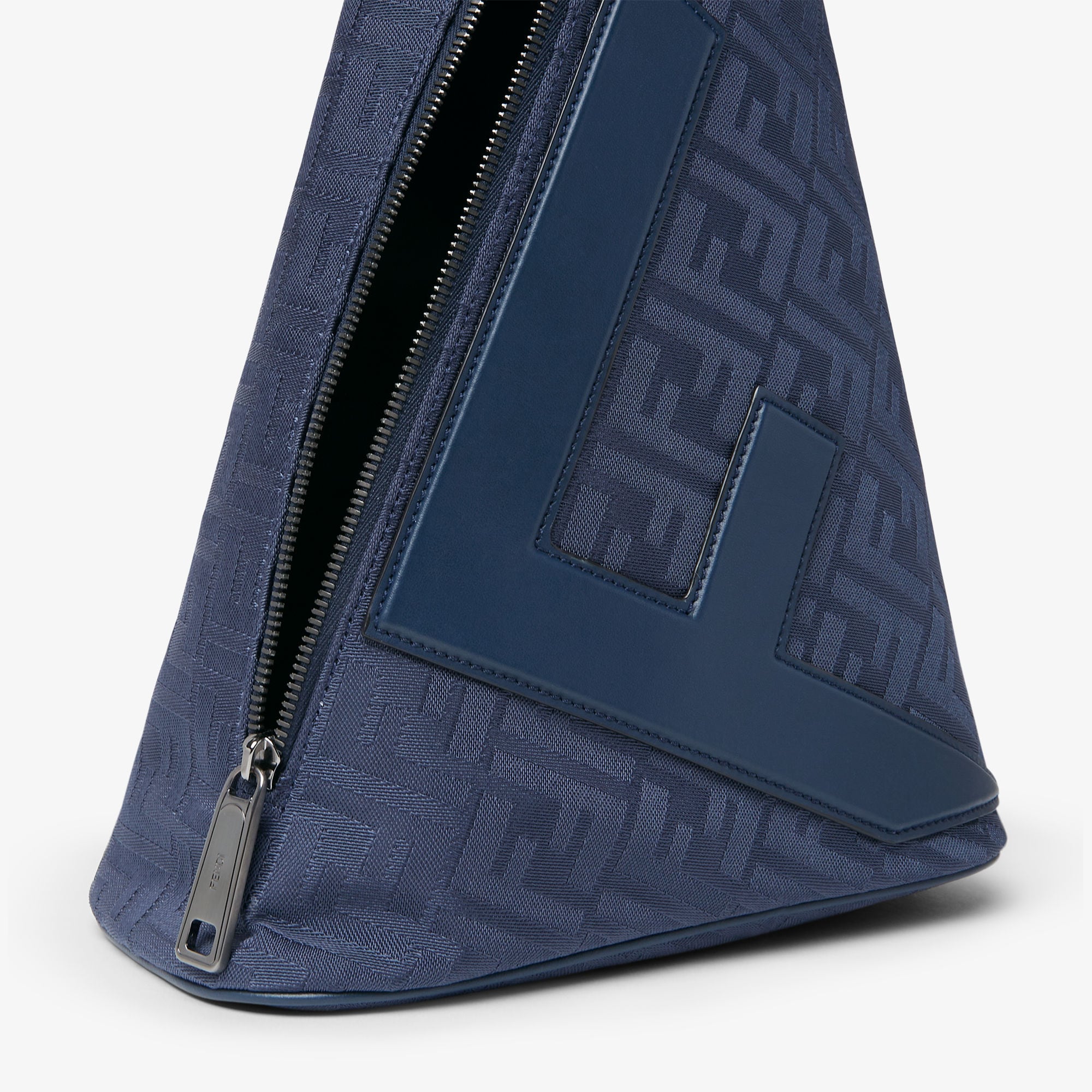 FF フェンディ コーノ ラージ ファブリック ブルー | Fendi