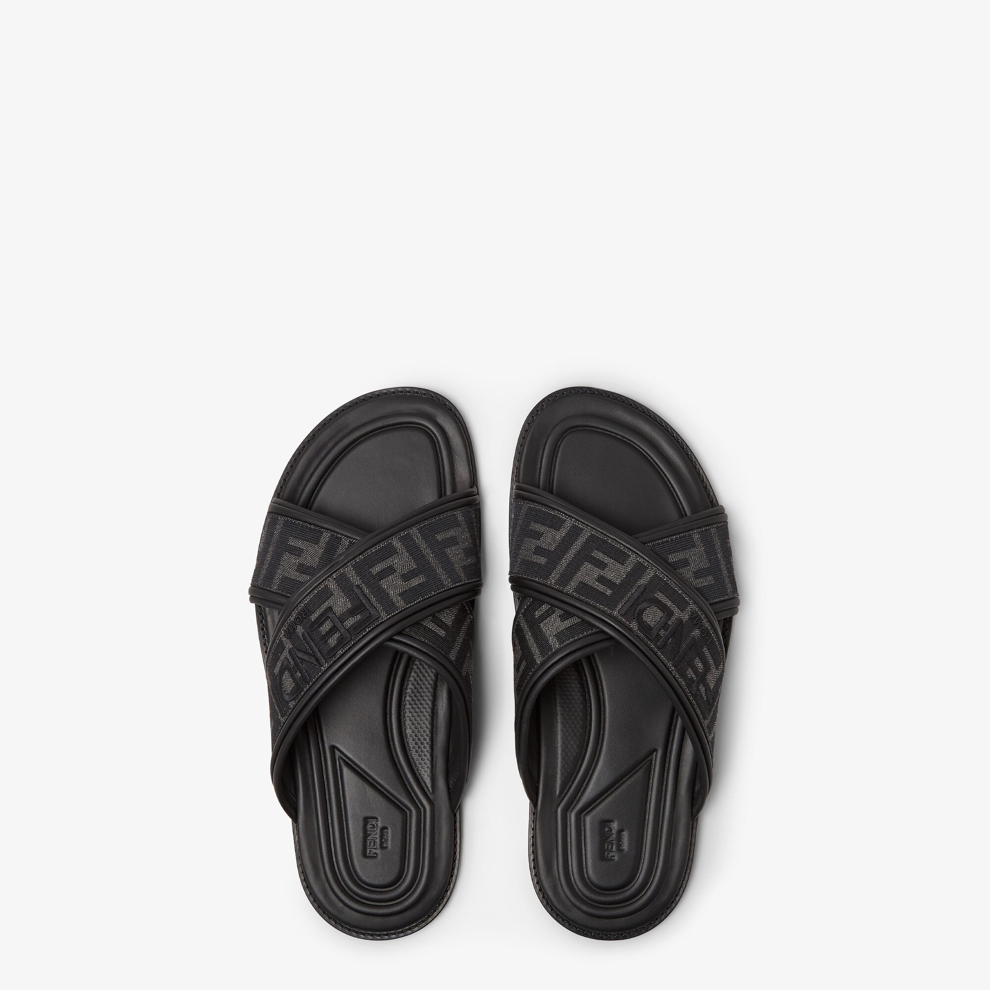 Fendi クロスオーバー スリッポン スライド Fendi Black Criss Cross Woven Logo Mule Slide Slip On Flat