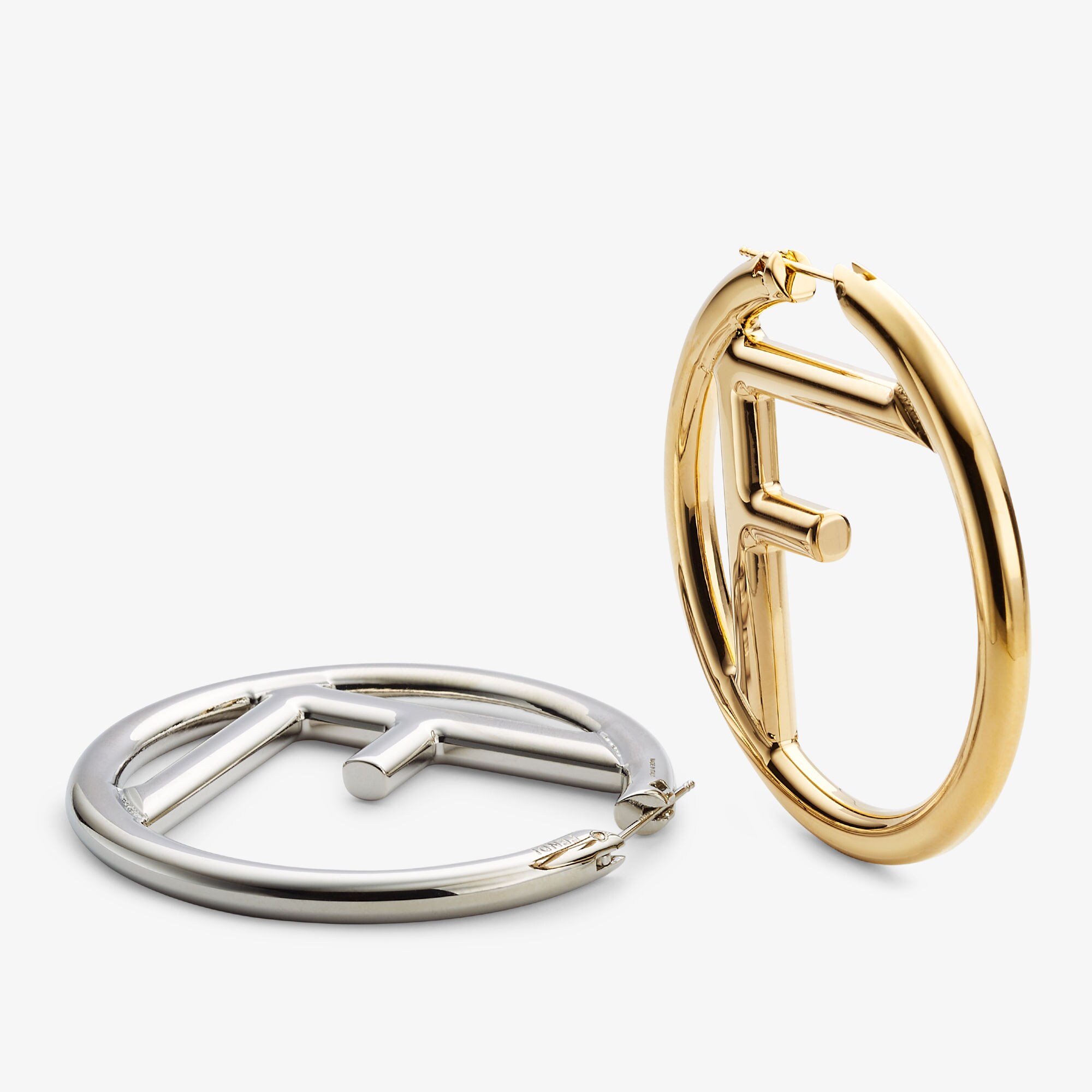 エフ イズ フェンディ ピアス メタル シルバー、ゴールド | Fendi エフ イズ フェンディ ピアス メタル シルバー、ゴールド | Fendi