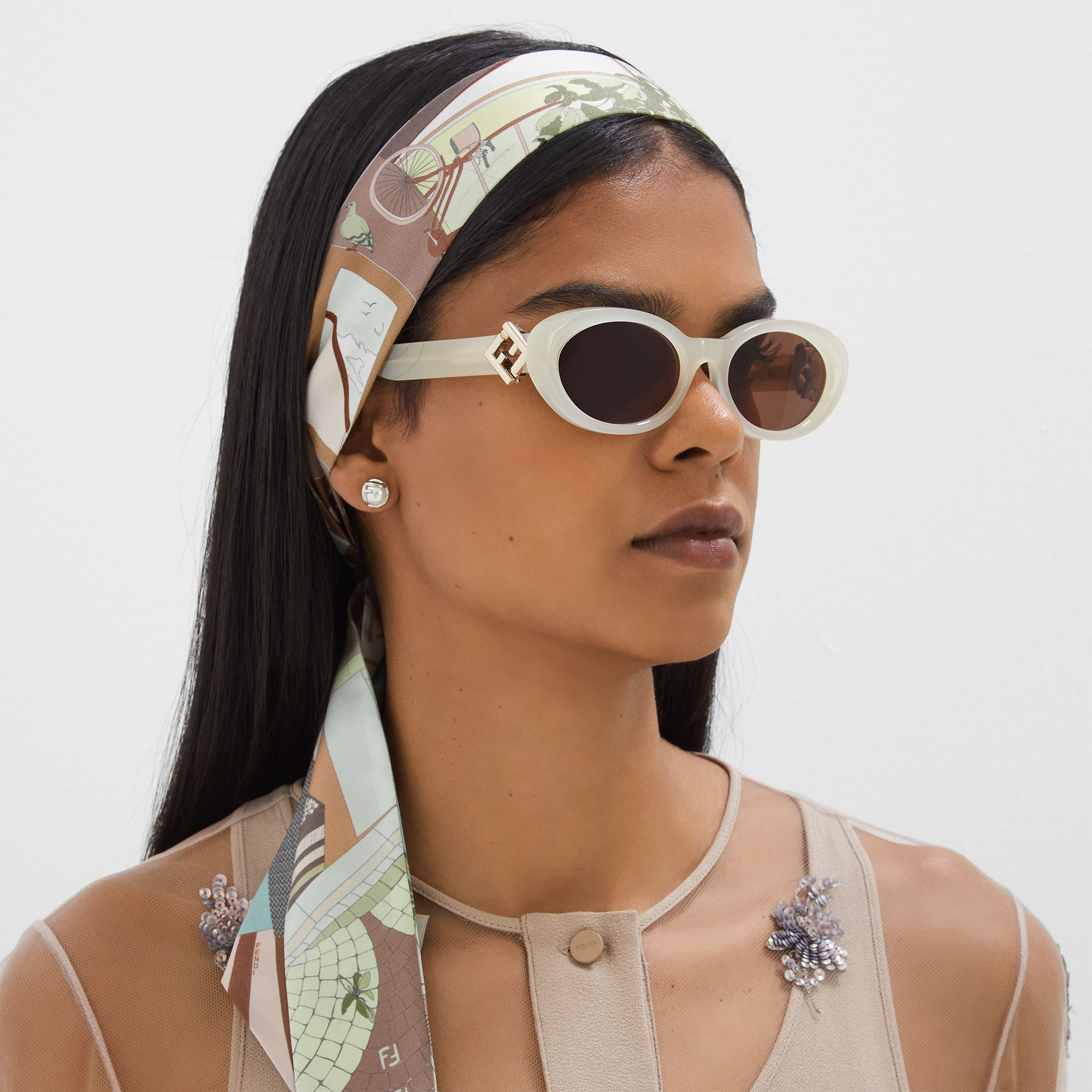 エフ イズ フェンディ ピアス パラジウム仕上げ シルバー | Fendi エフ イズ フェンディ ピアス パラジウム仕上げ シルバー | Fendi