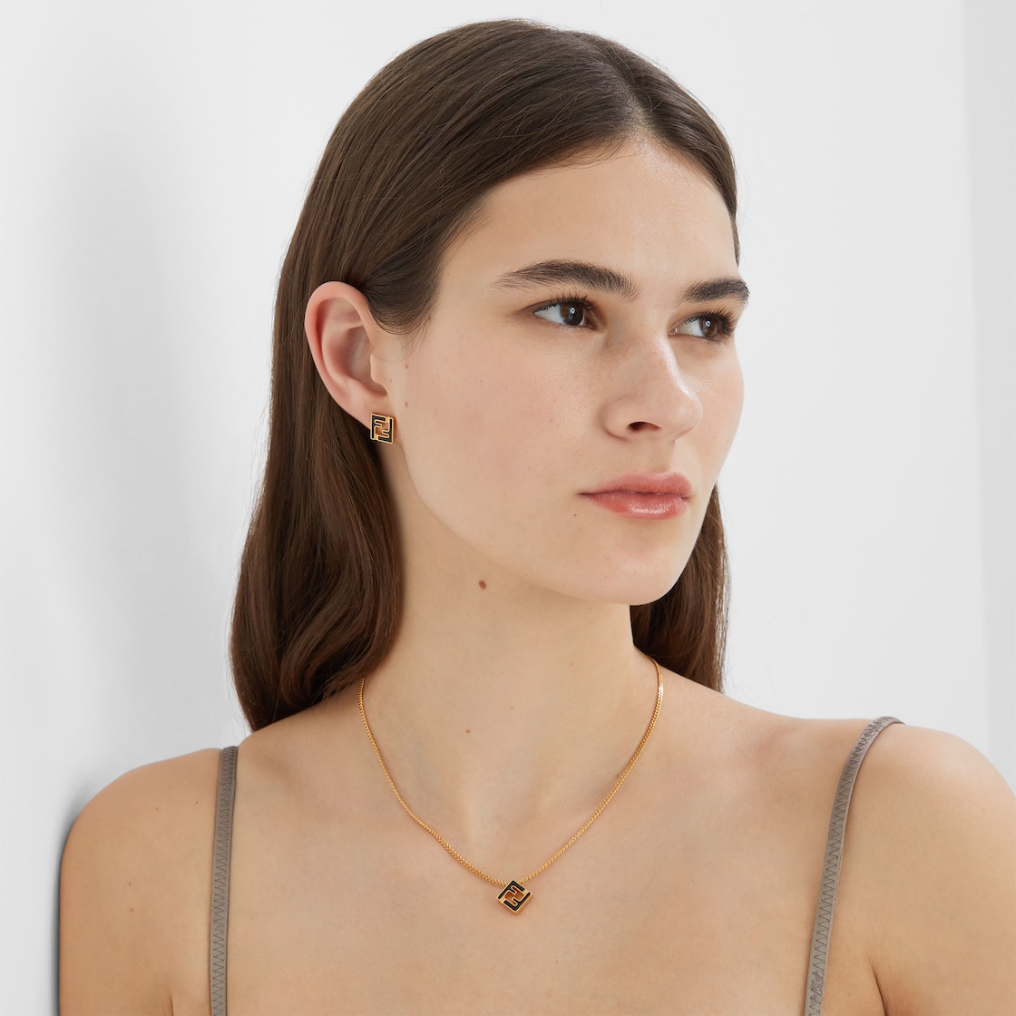 フェンディ フォーエバー ネックレス エナメル仕上げのメタル ブラック | Fendi フェンディ フォーエバー ネックレス エナメル仕上げのメタル ブラック | Fendi