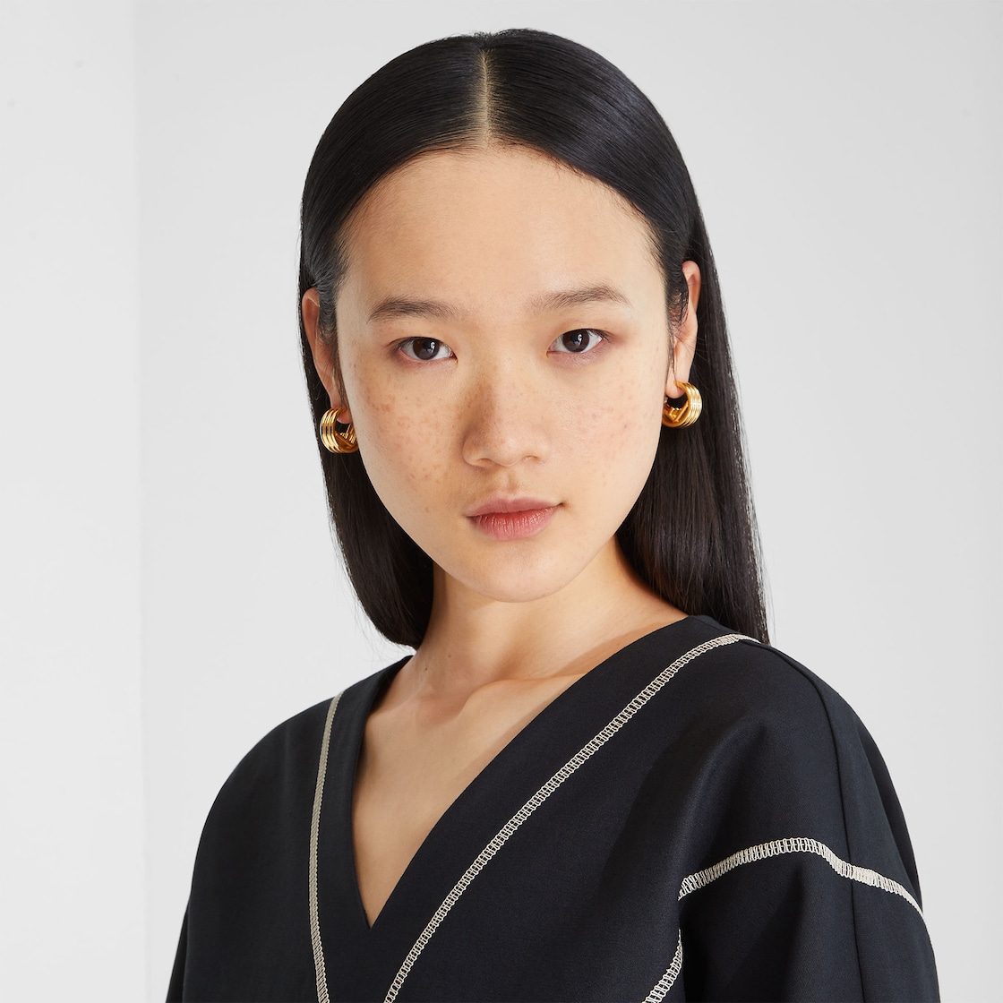 ウィメンズ デザイナー ファッションジュエリー | FENDI JP ウィメンズ デザイナー ファッションジュエリー | FENDI JP