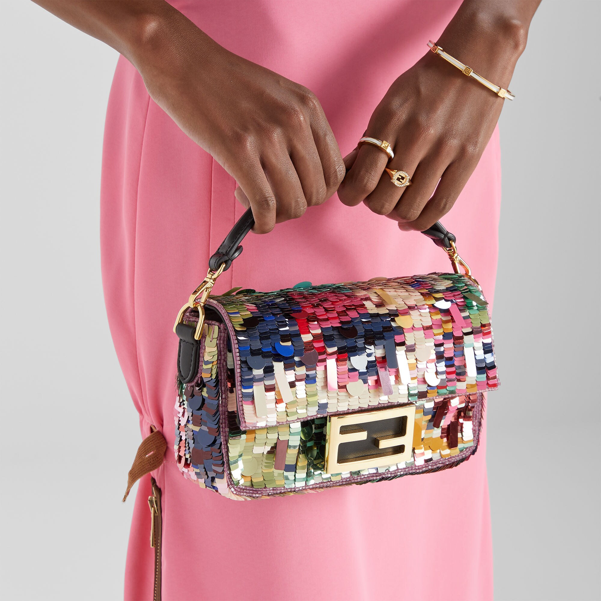 エバーラウンド フェンディ リング ゴールド仕上げ ゴールド | Fendi