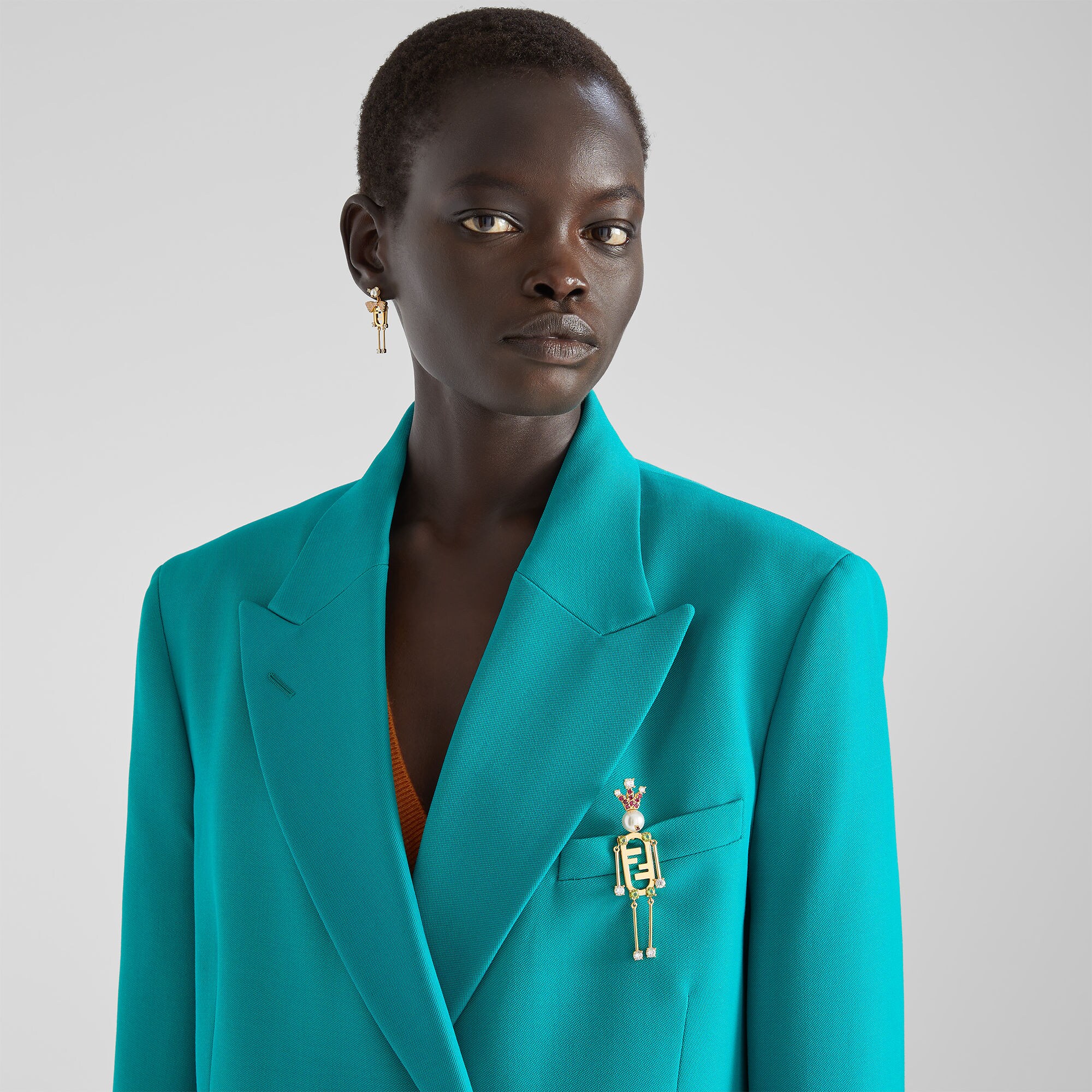 フェンディ オーロック ブローチ ゴールド仕上げ ゴールド | Fendi